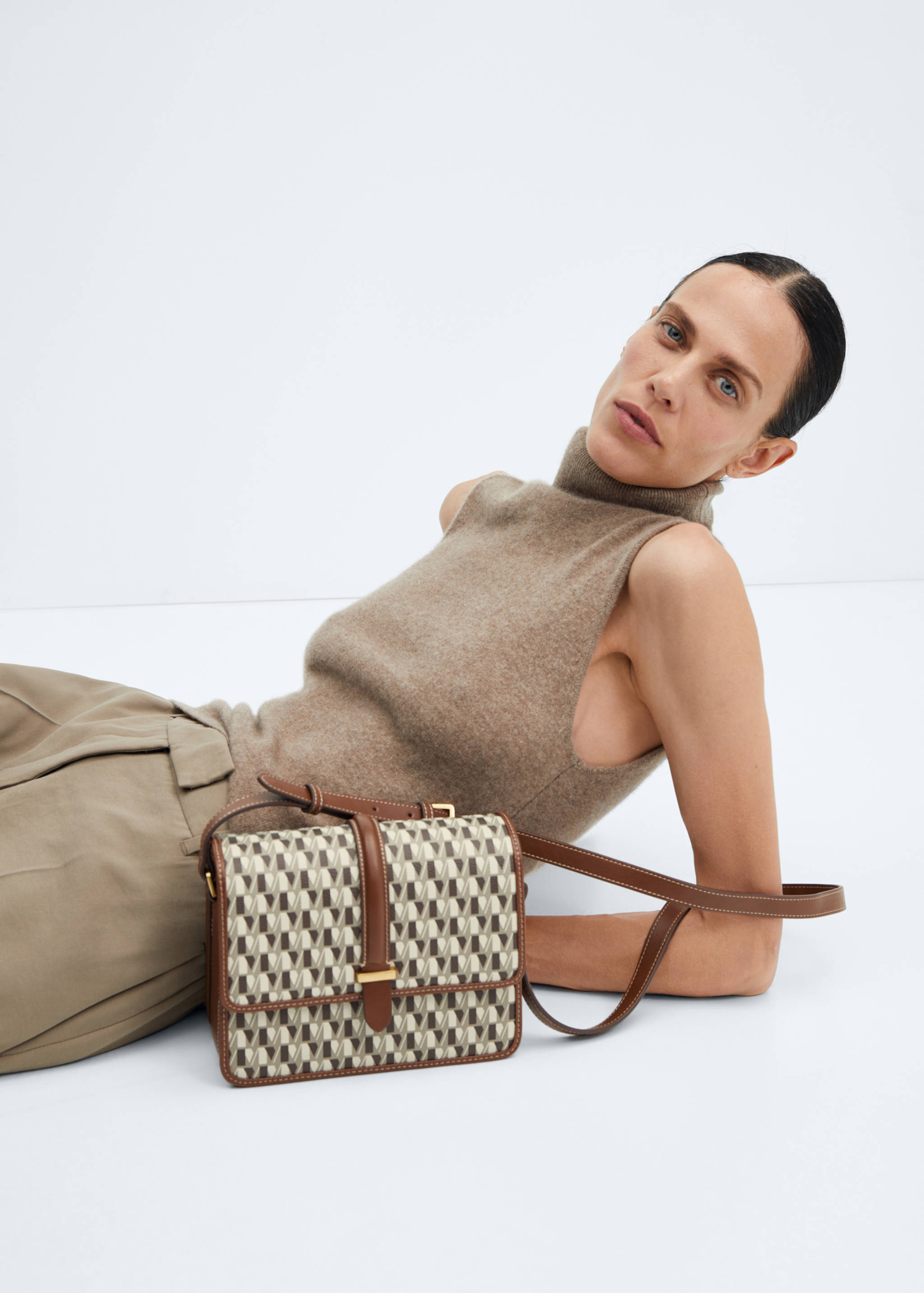 Bolso bandolera estampado logo - Detalle del artículo 9