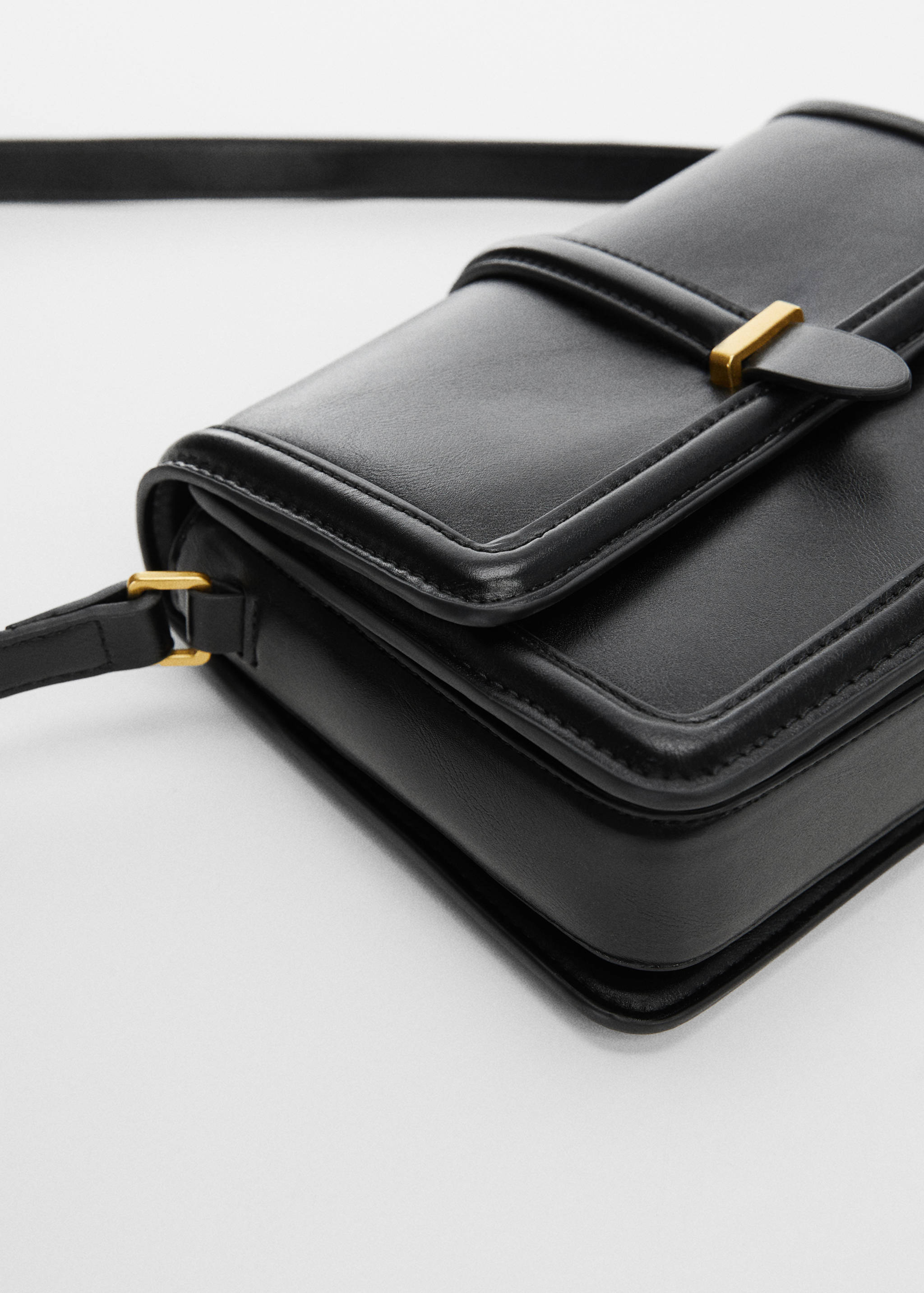 Crossbody bag with flap - Details of the article 2