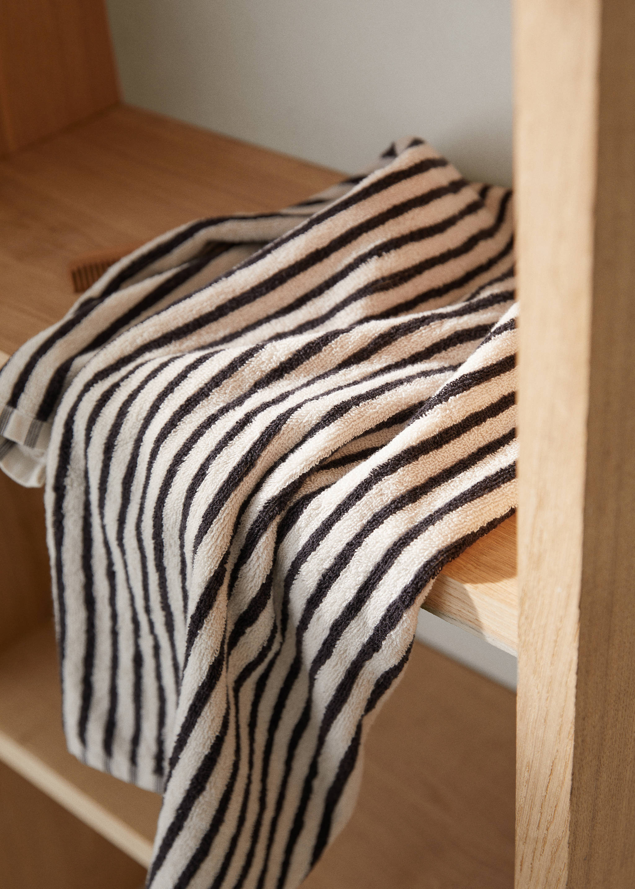 Striped hands towel 50x90cm - General plane