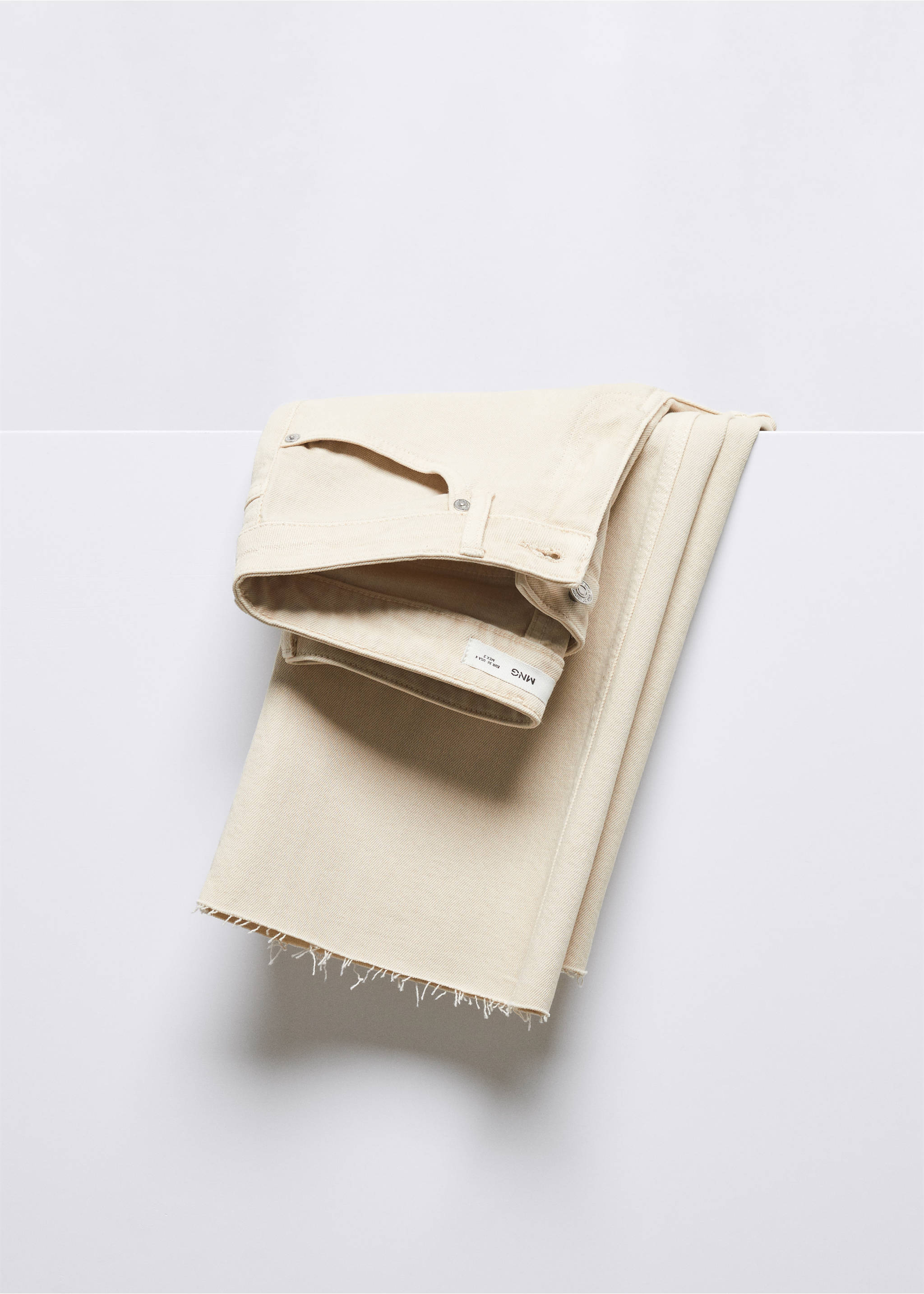 Medium-rise flared jeans - Details of the article 8, Ecru. Ref: 57005146-00.