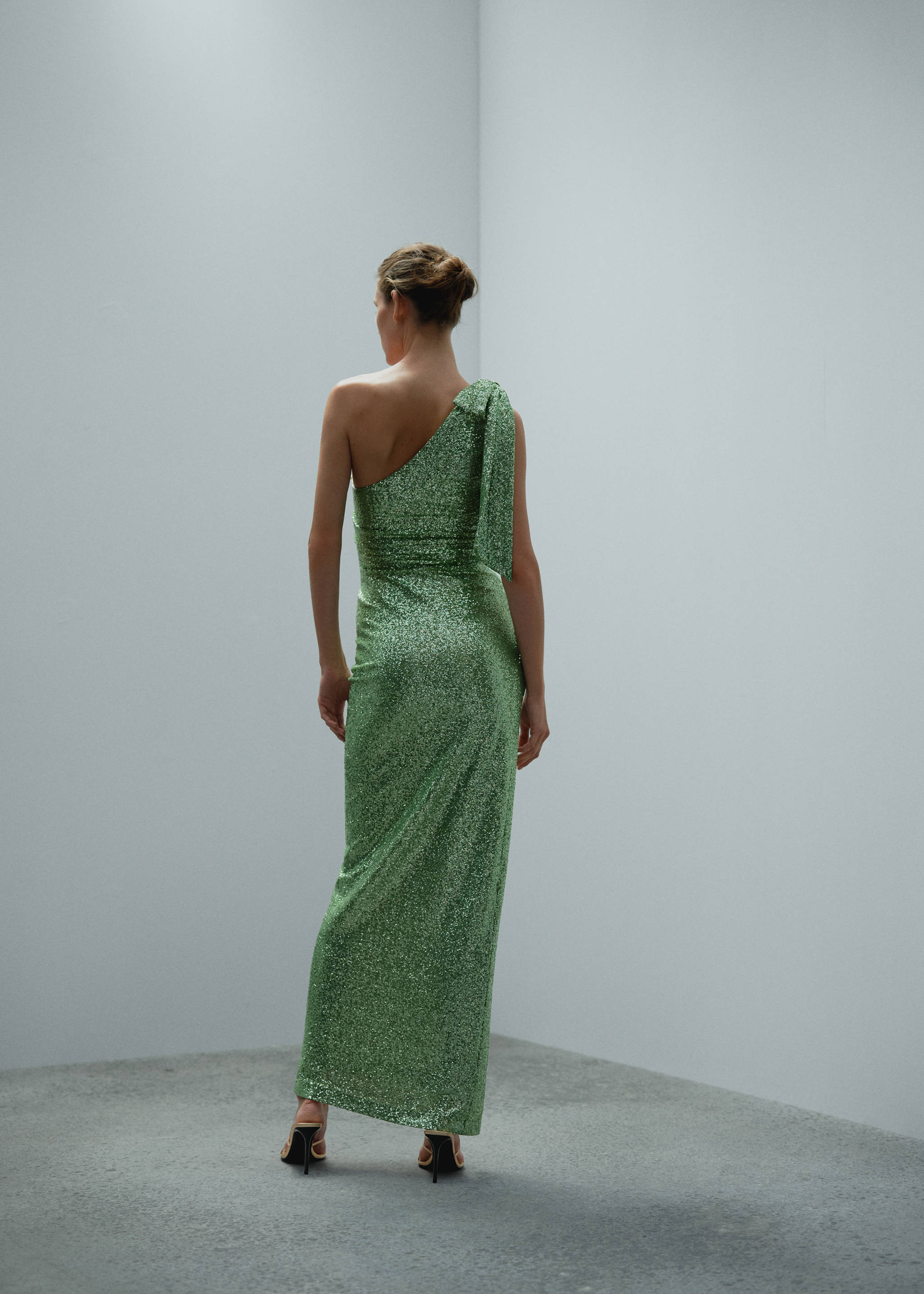 Asymmetrical sequin dress with bow - Reverse of the article, Green. Ref: 57005155-00.