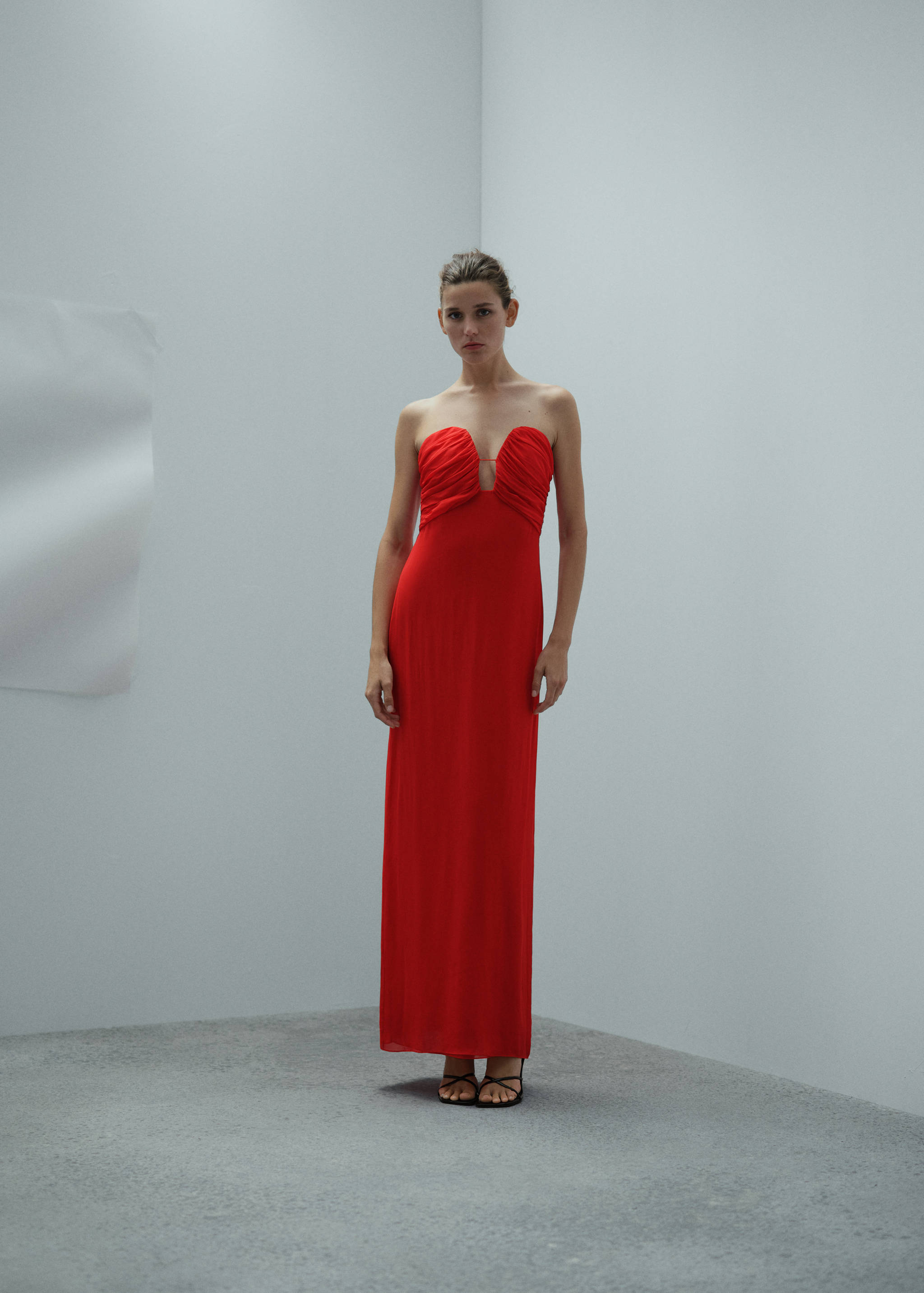 Strapless dress with sweetheart neckline - General plane, Red. Ref: 57005158-00.
