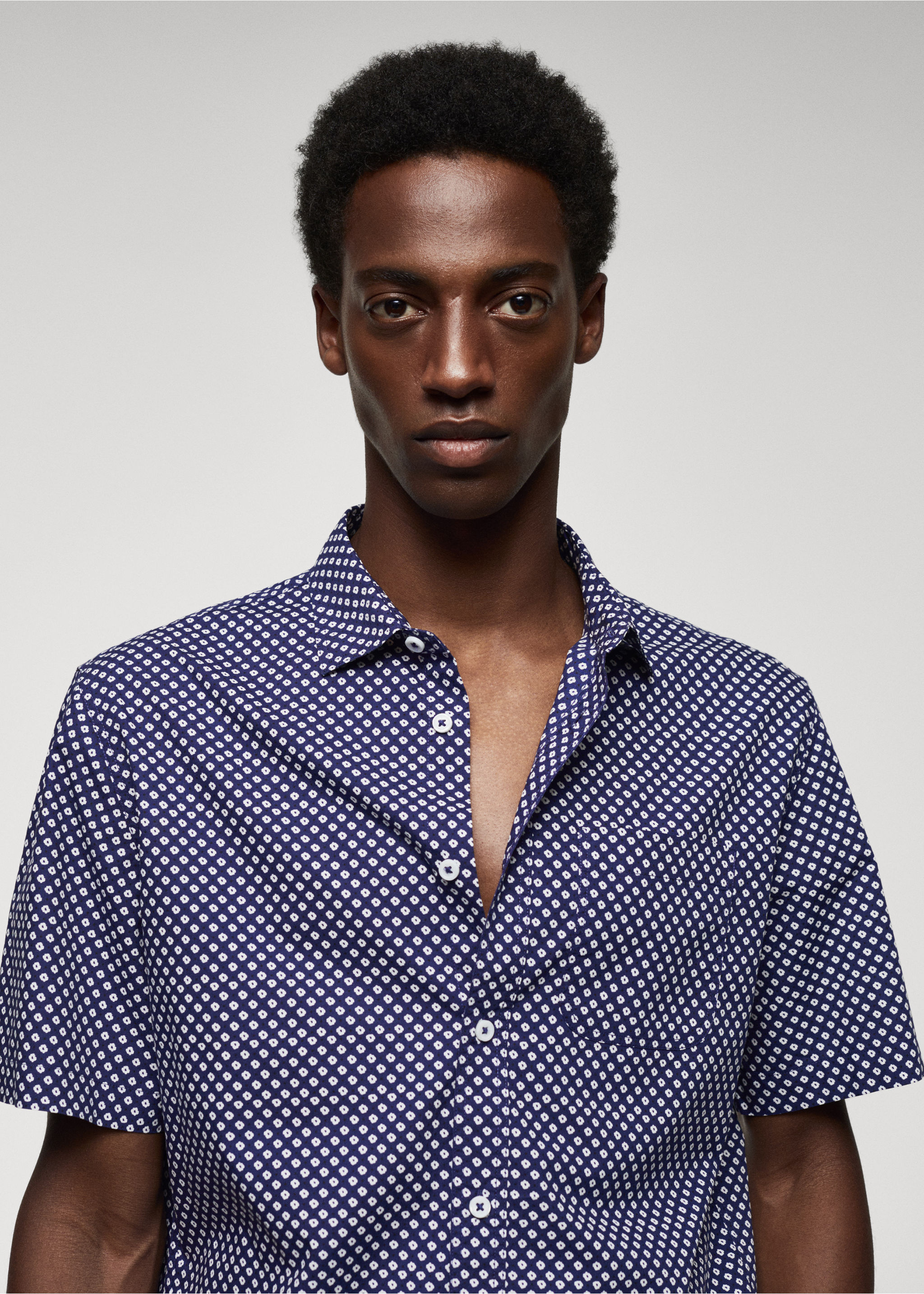 100% cotton short-sleeved mirco-patterned shirt - Details of the article 1