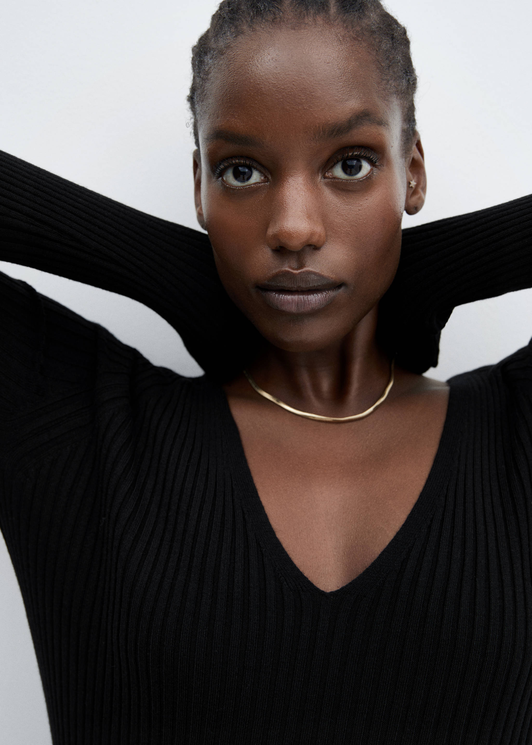 V-neck ribbed knit sweater - Details of the article 4