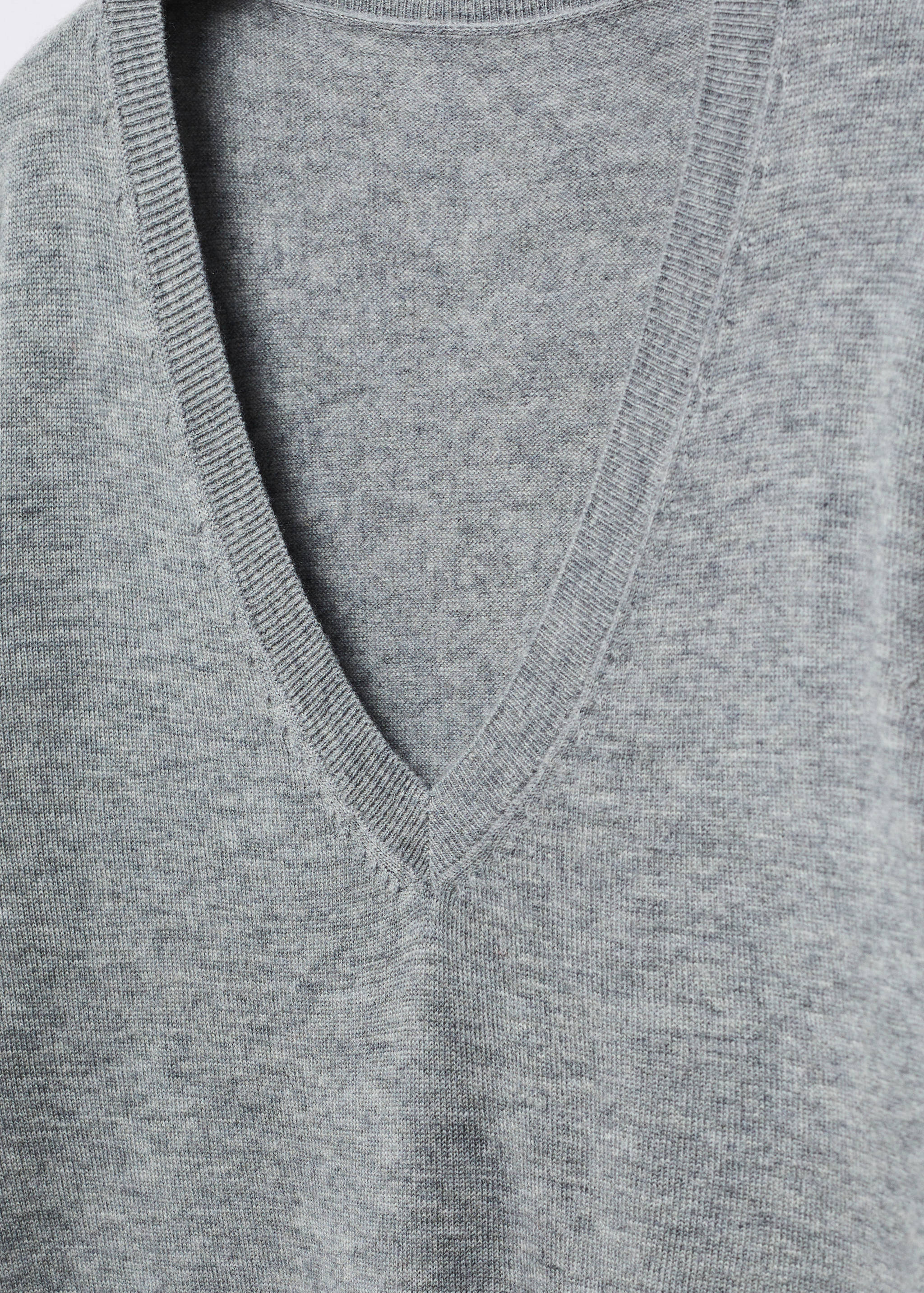 Pull-over laine col en V - Détail de l'article 8