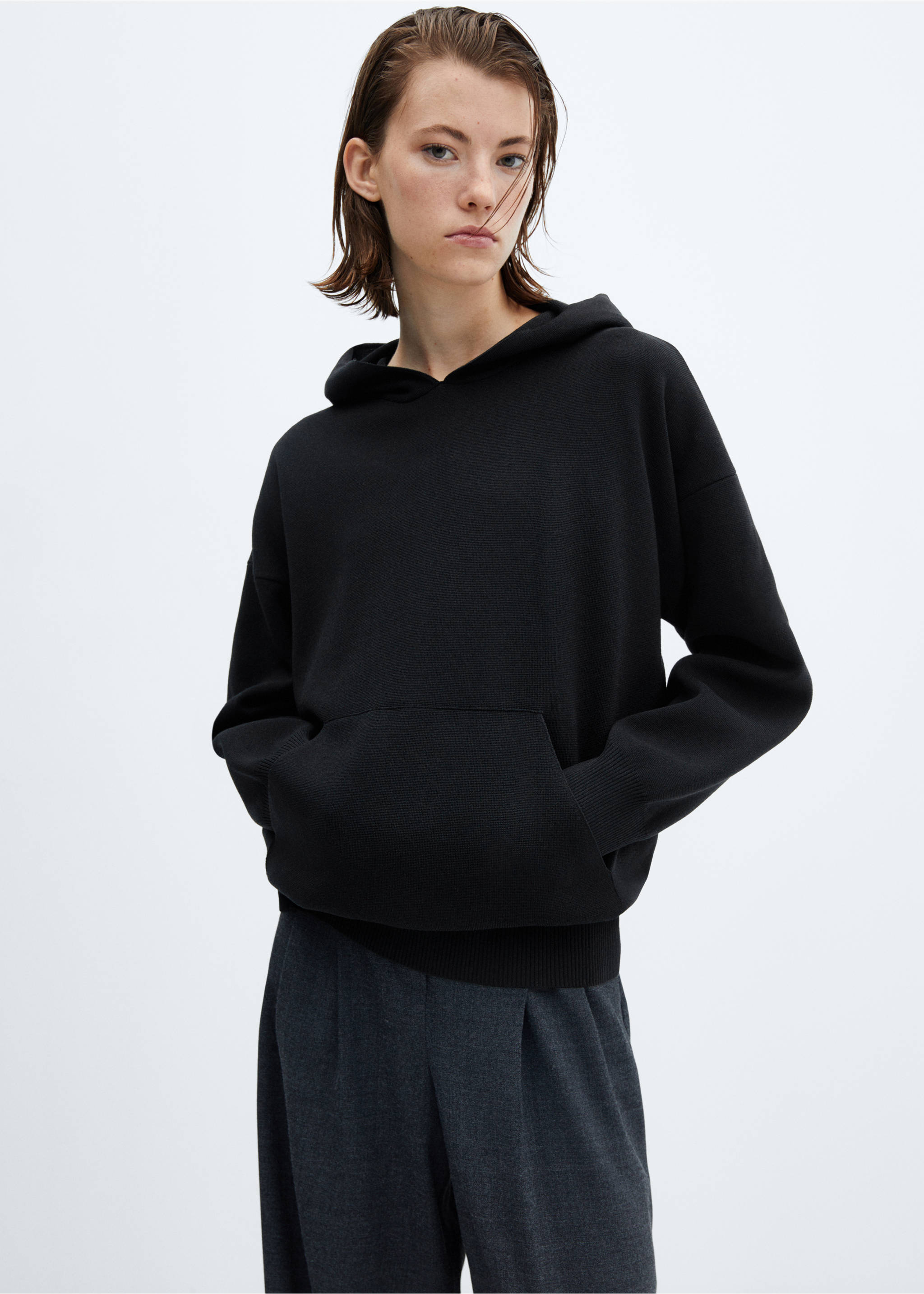 Hooded sweatshirt with front pocket - Medium plane, Black. Ref: 57005829-00.