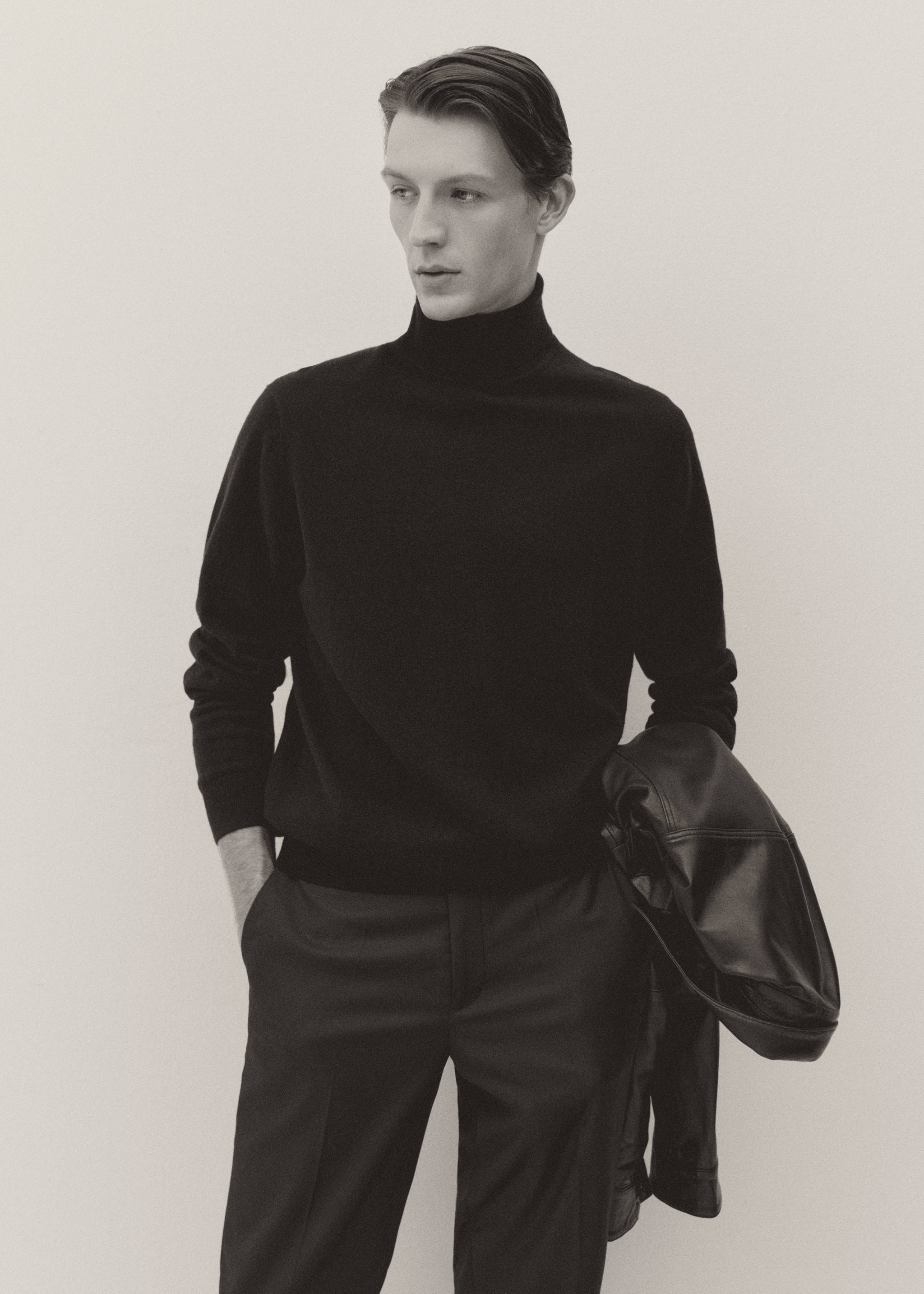 Turtleneck wool sweater - Details of the article 5