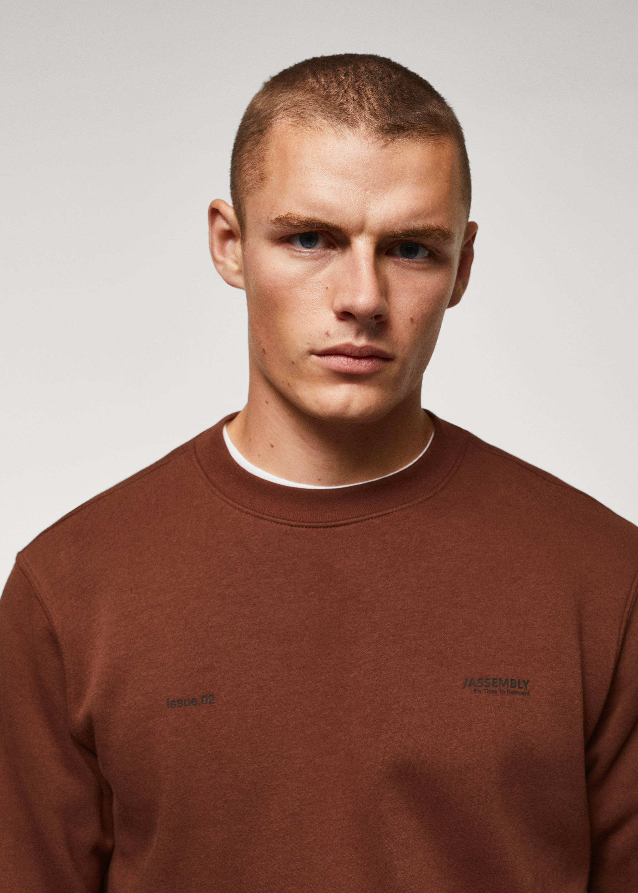Cotton sweatshirt with text - Details of the article 1
