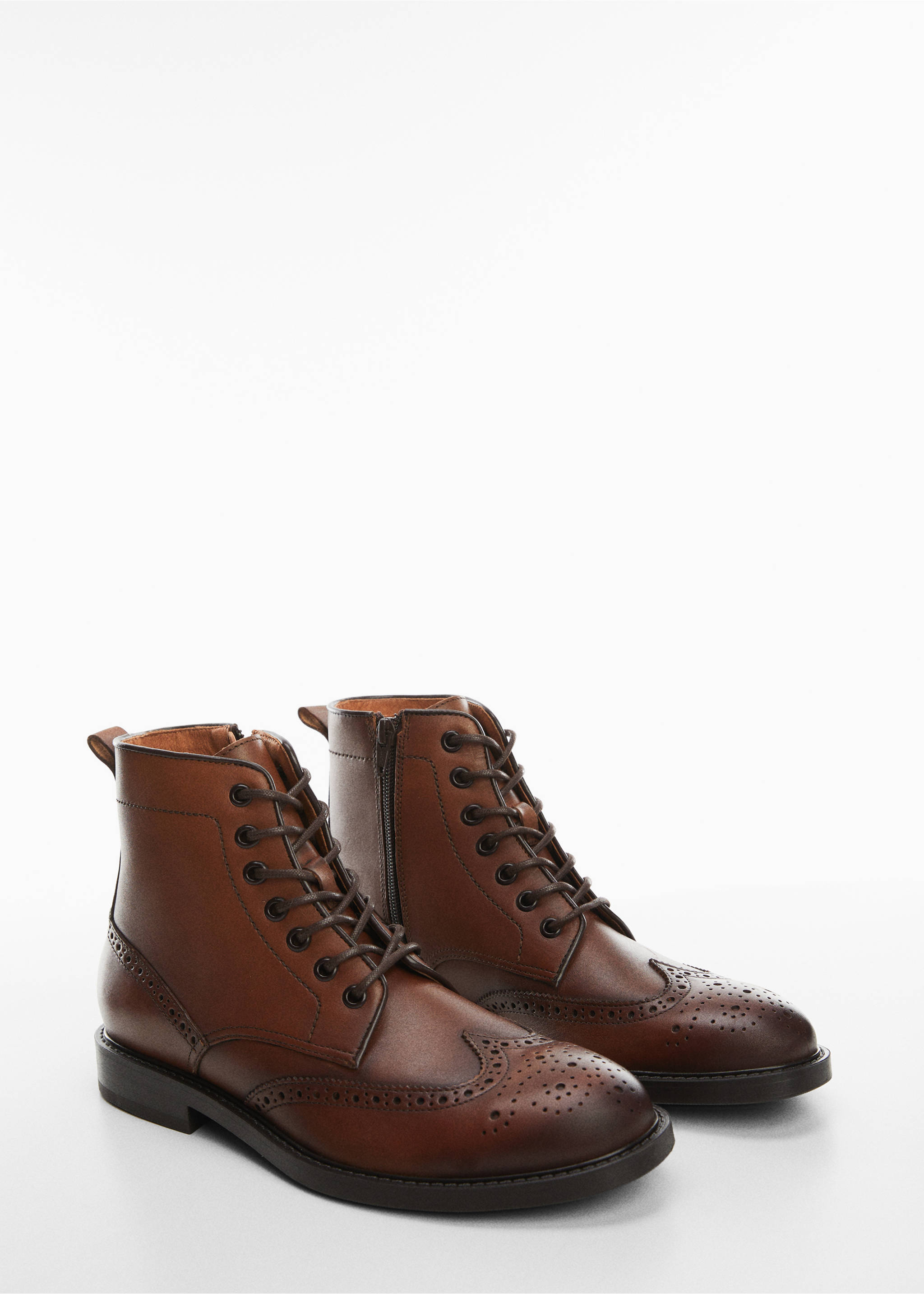 Die-cut leather ankle boots - Medium plane, Leather. Ref: 57006031-00.