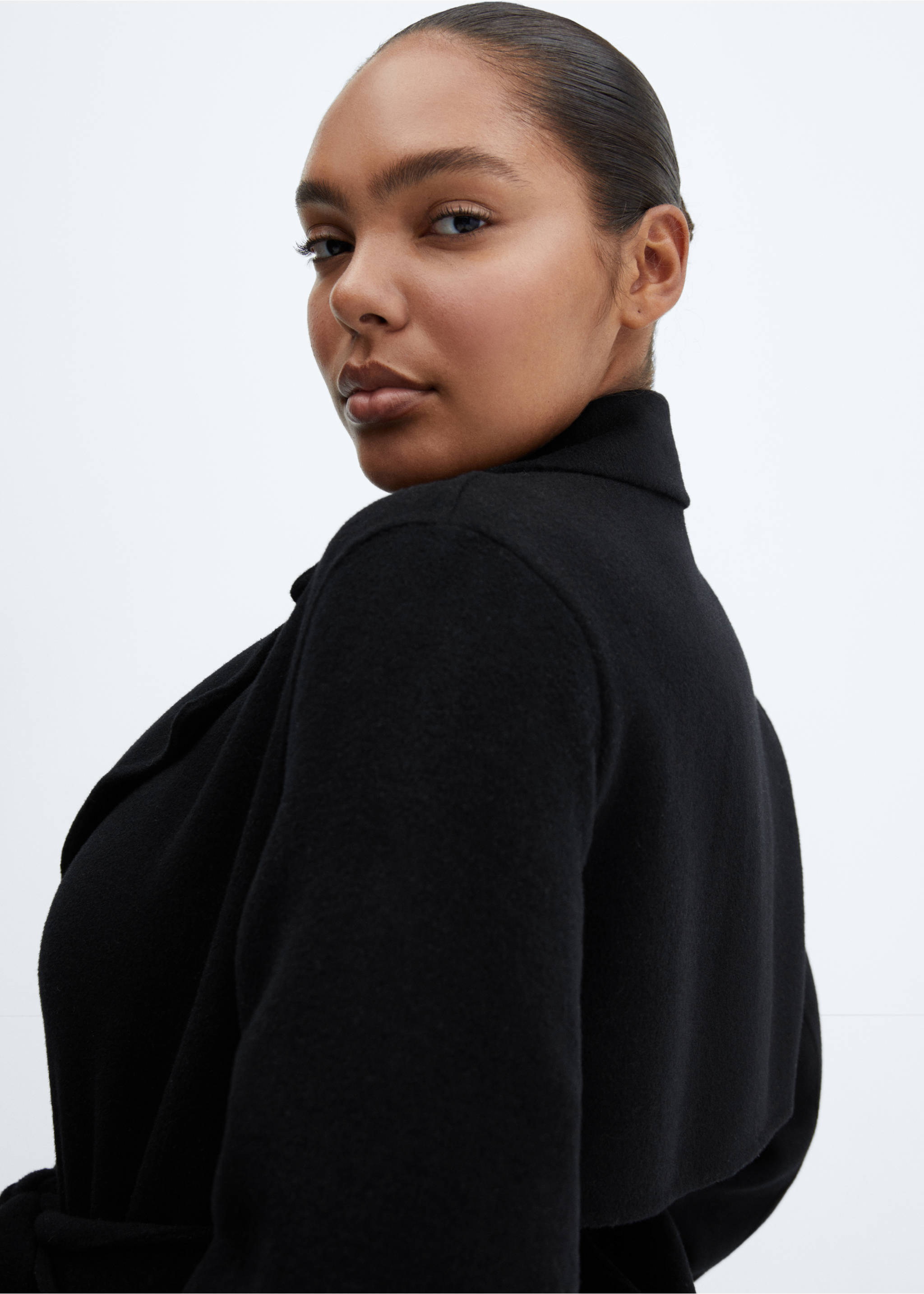 Handmade wool coat with belt - Details of the article 4, Black. Ref: 57006716-00.