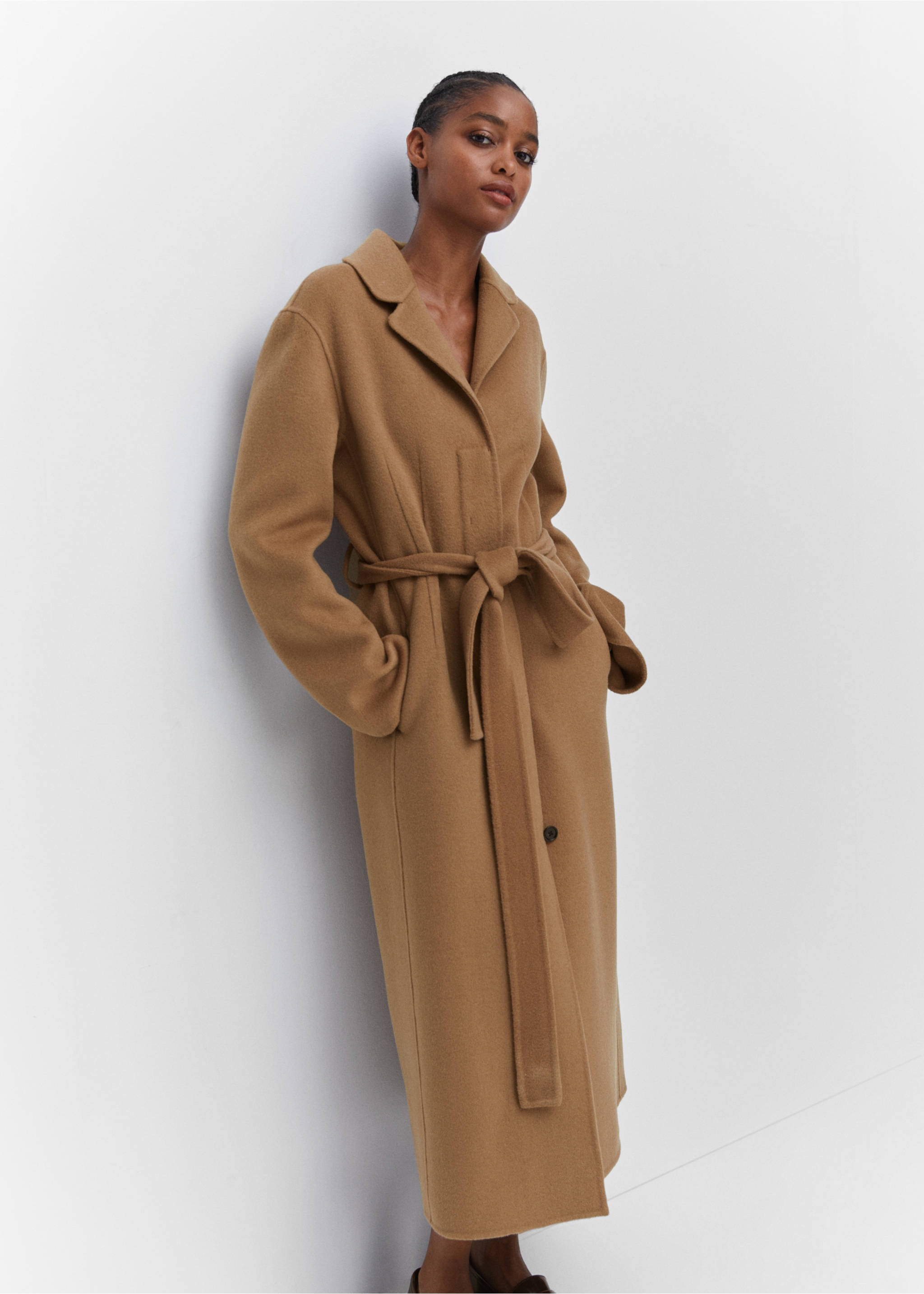 Handmade oversized wool coat - Details of the article 2, Medium Brown. Ref: 57006721-00.
