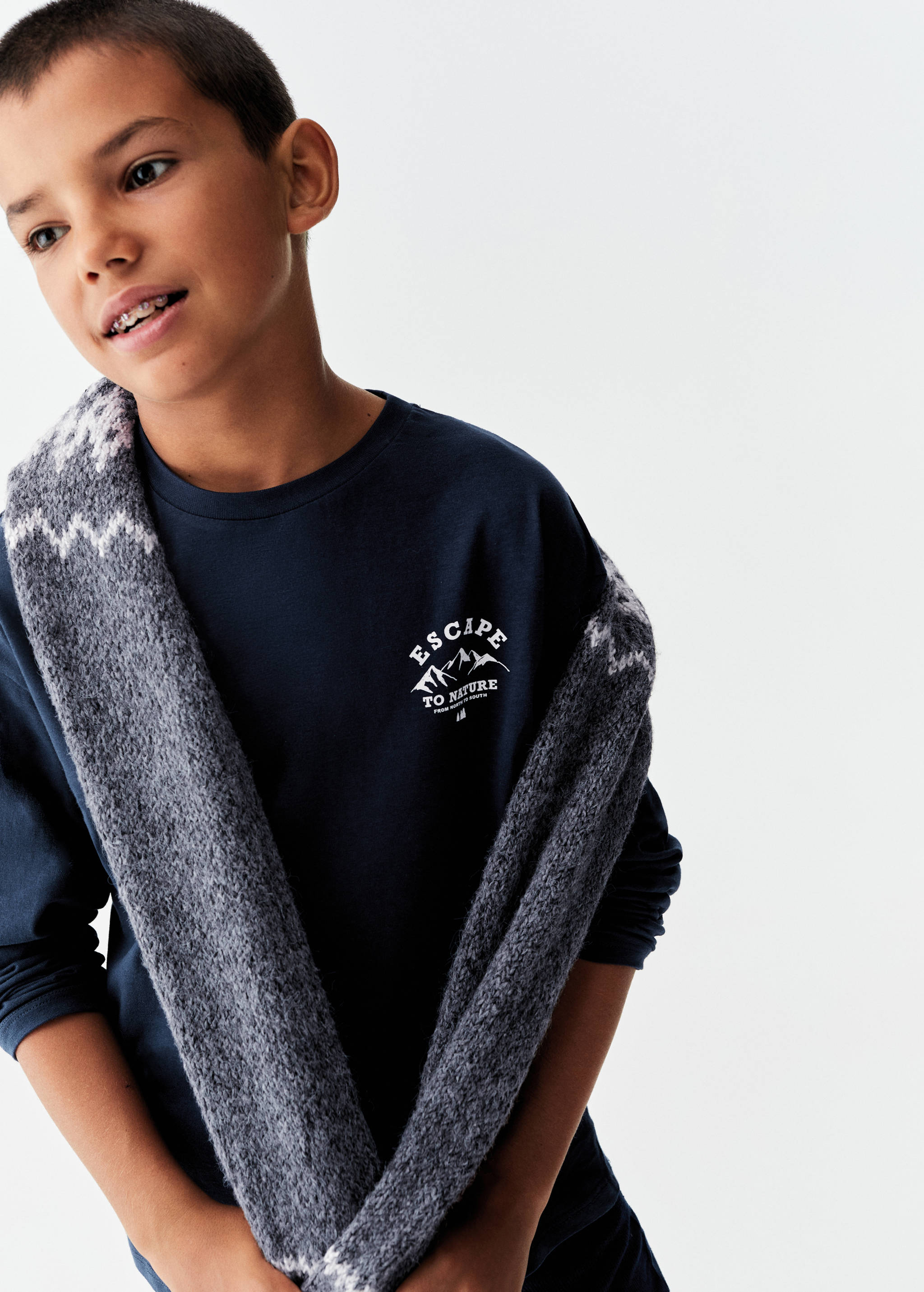 Long-sleeved t-shirt with message - Details of the article 1