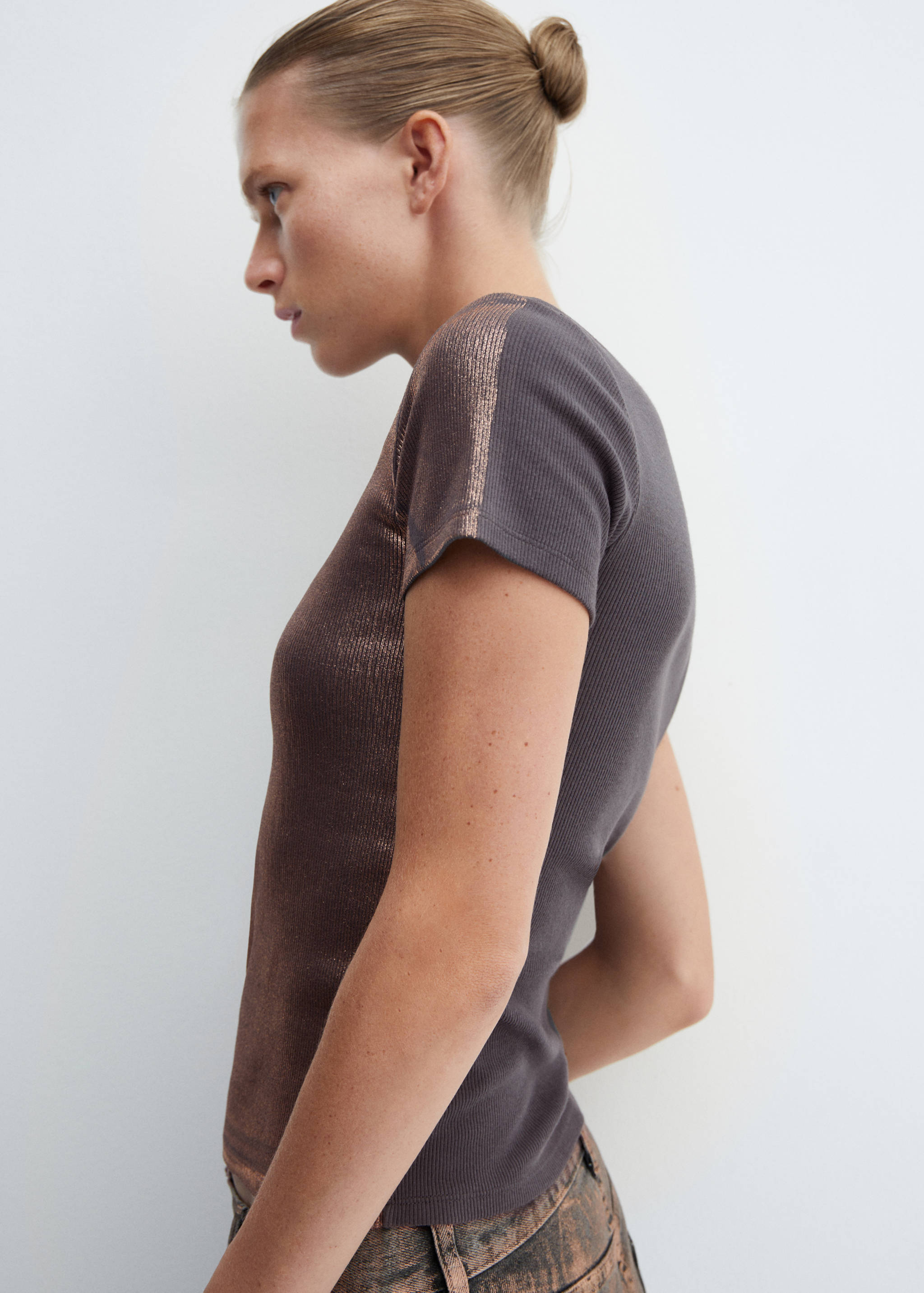 Foil short-sleeved t-shirt - Details of the article 1