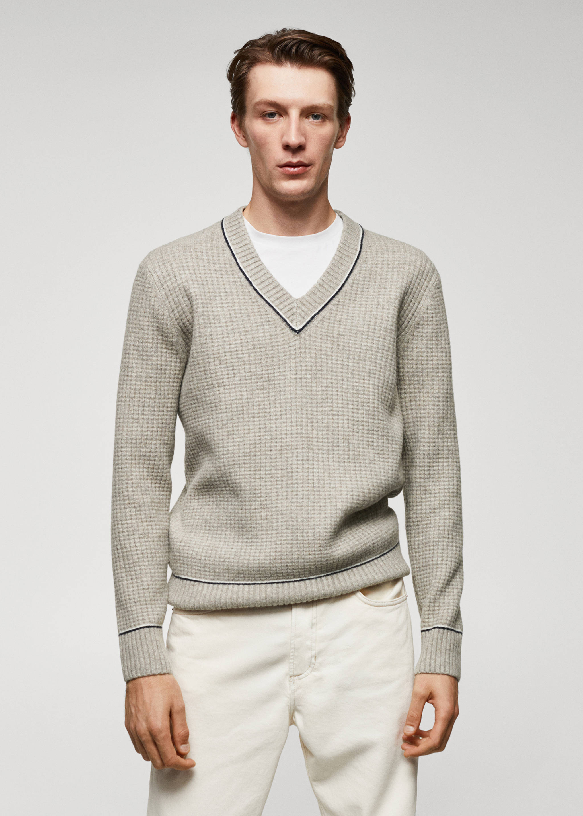 Structured V-neck sweater - Medium plane