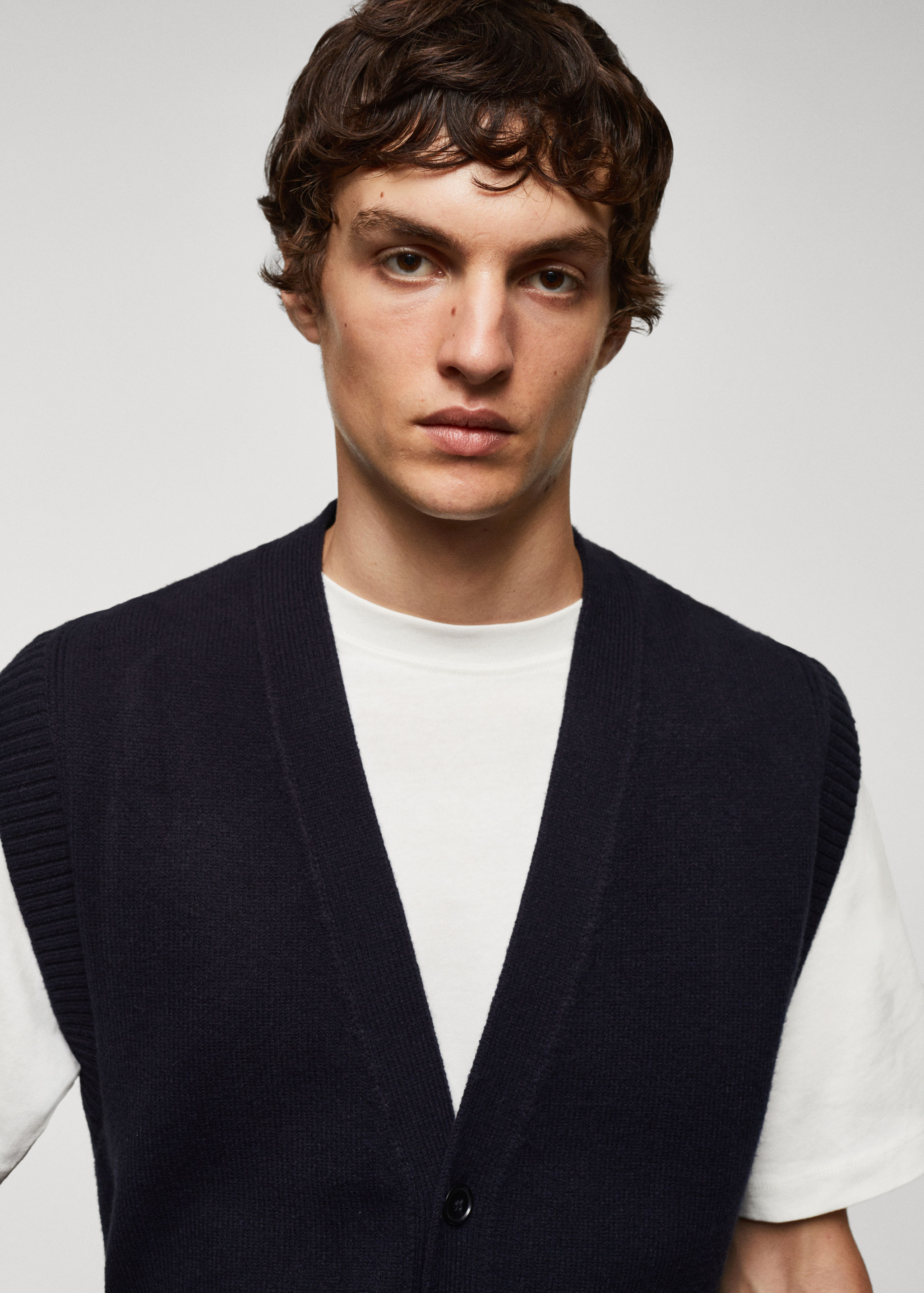 Knitted wool-blend gilet - Details of the article 1