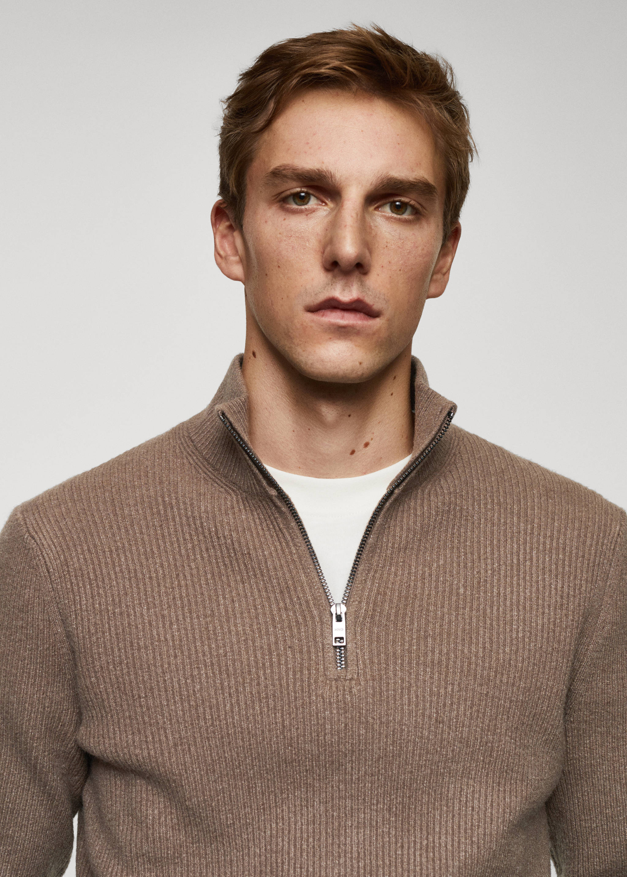 Ribbed sweater with zip - Details of the article 1