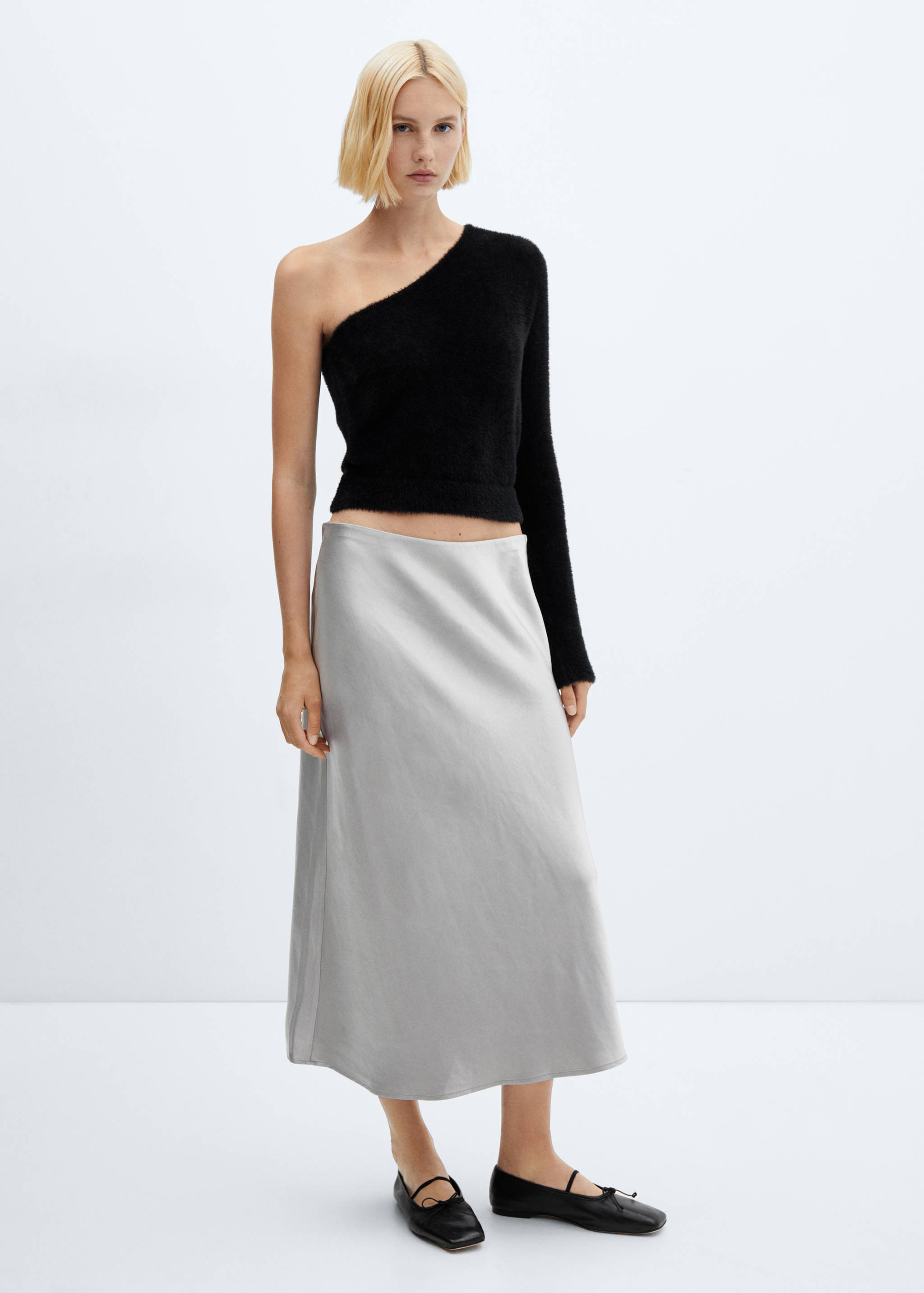 Asymmetrischer Pullover mit Fell-Effekt - Allgemeine Ansicht