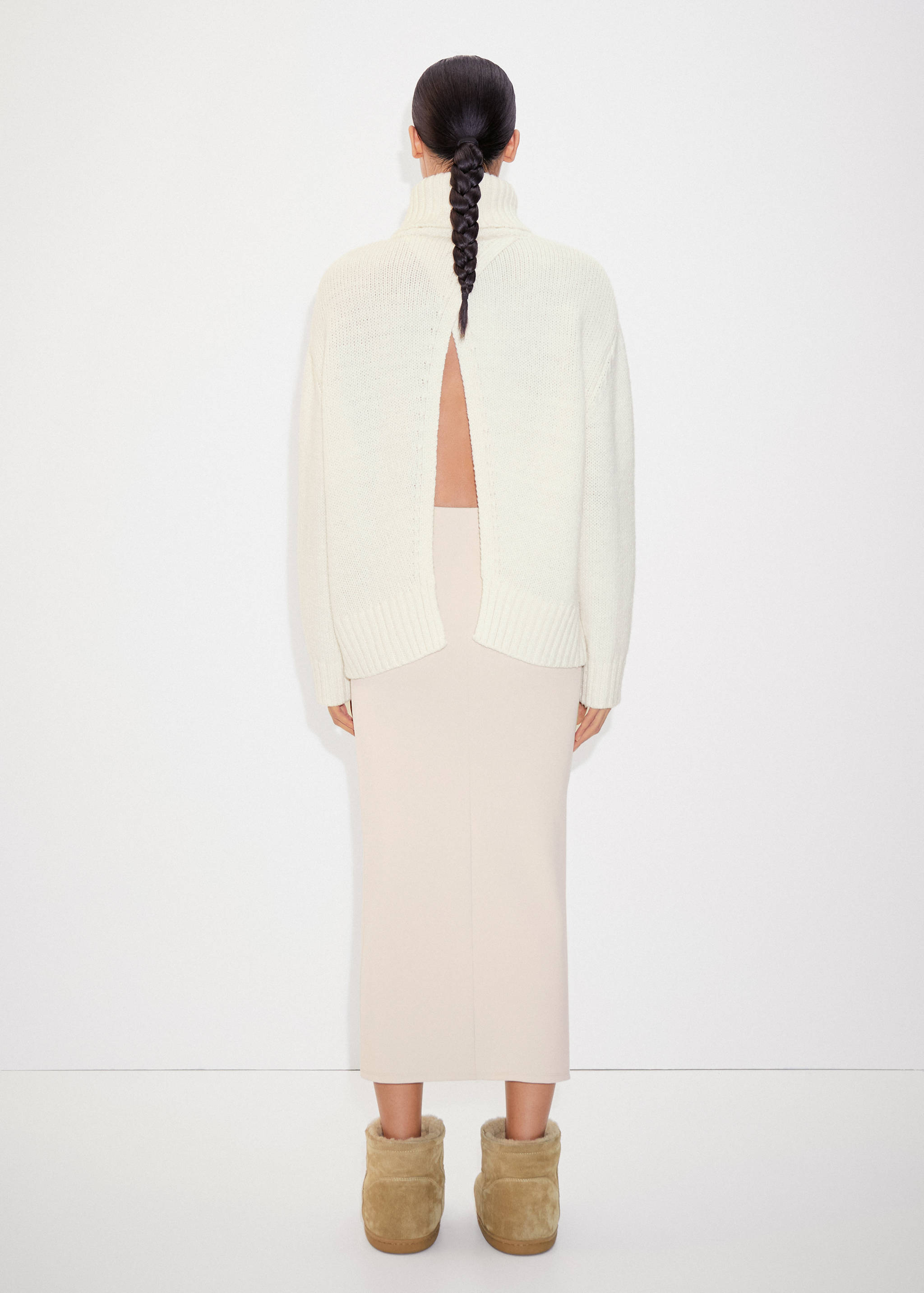 Back vent sweater - Reverse of the article