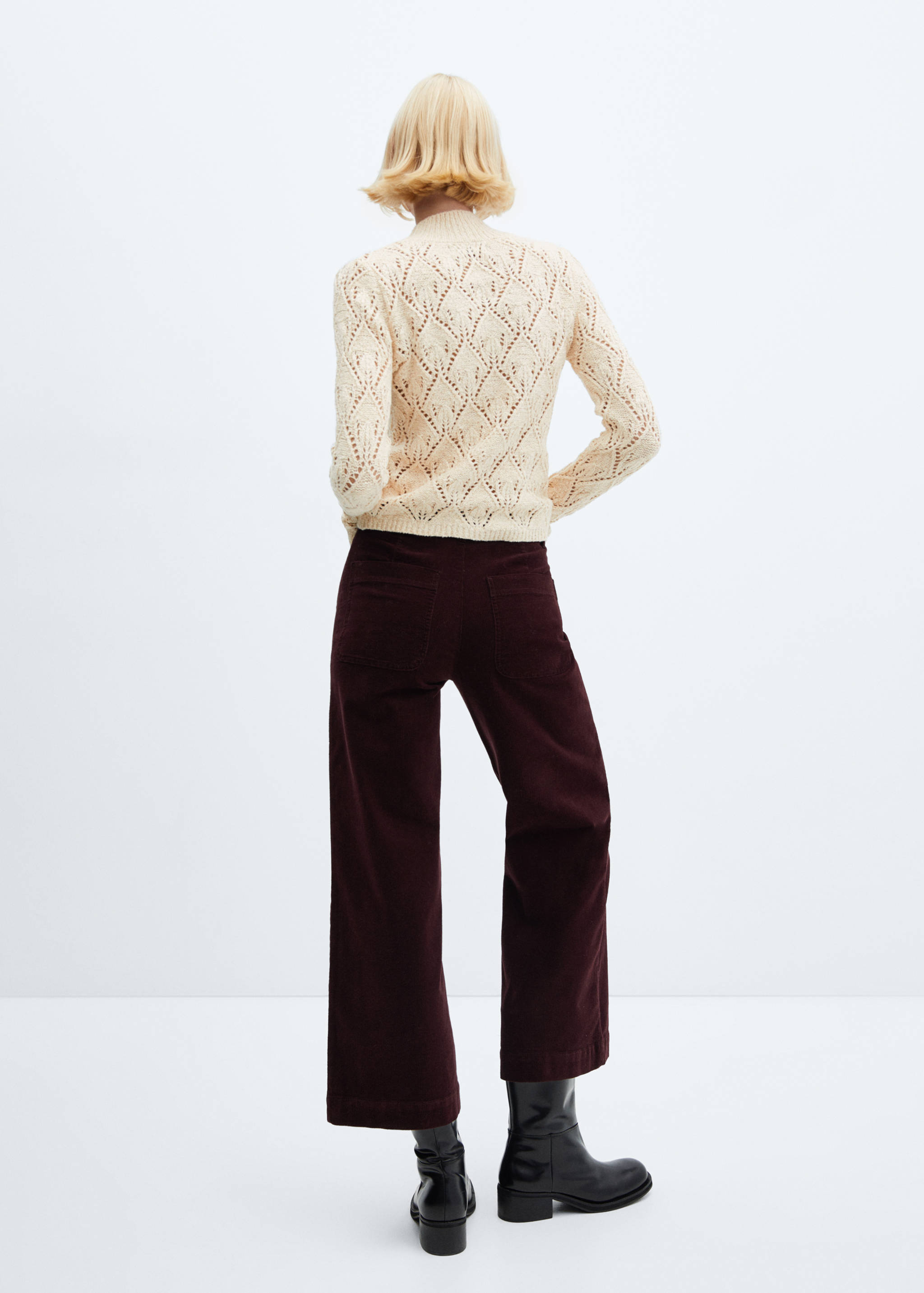 Svetr s detaily děrování - Zadní strana zboží