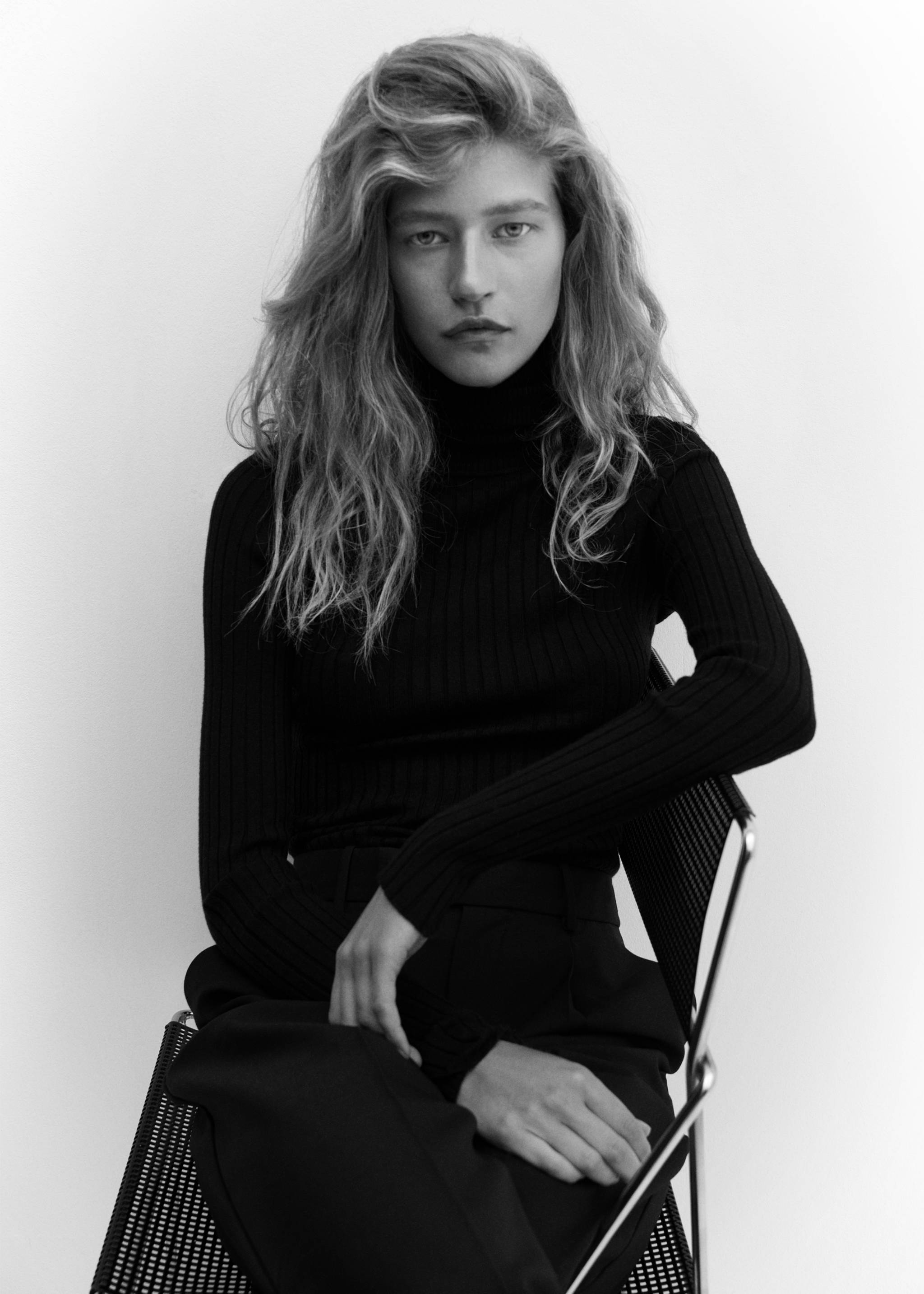 Turtleneck ribbed sweater - Details of the article 2