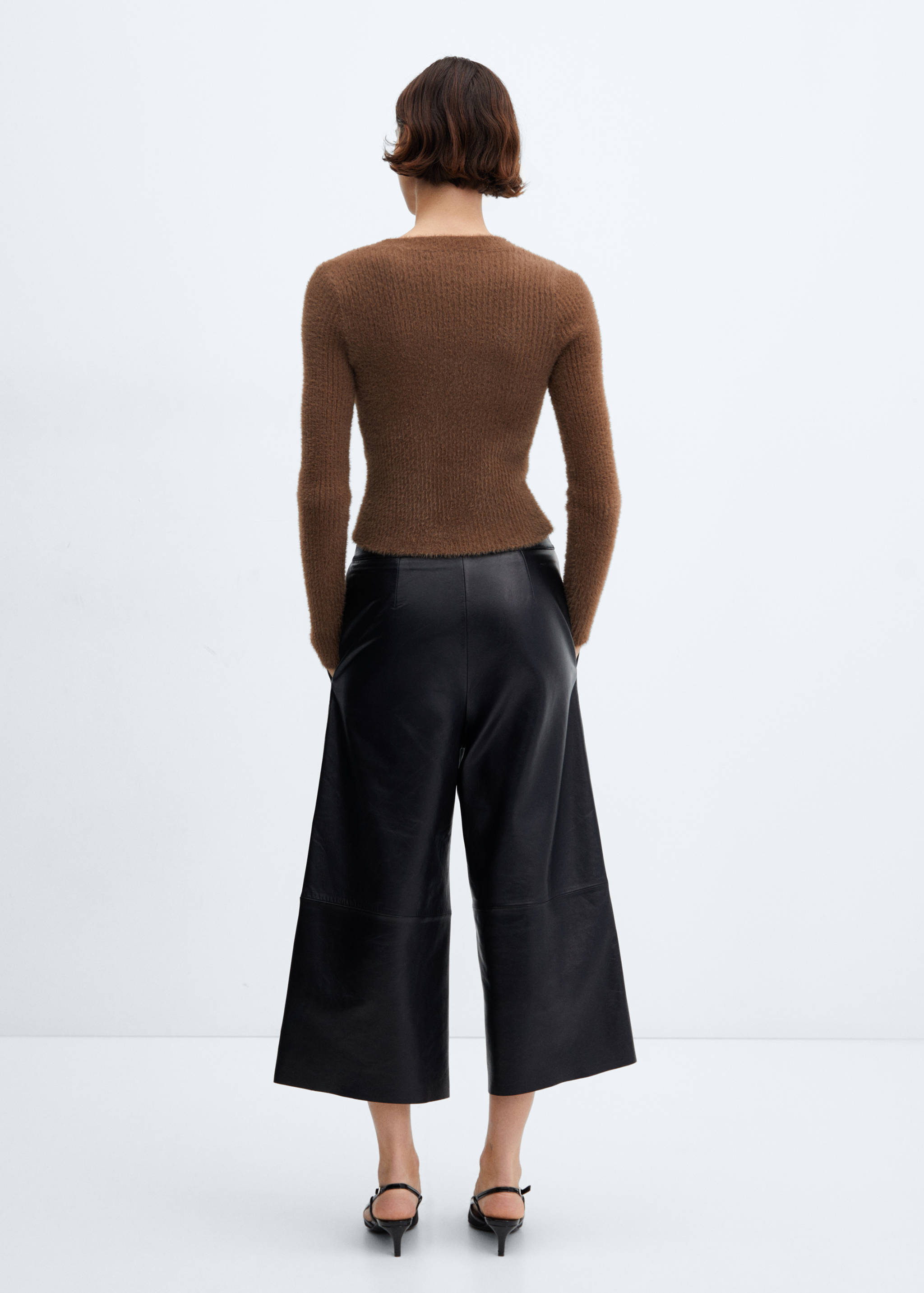 Ribbed soft sweater - Reverse of the article