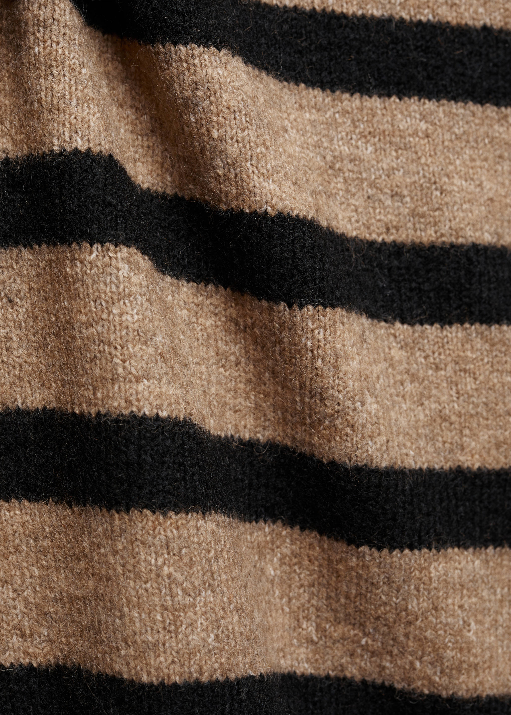 Round-neck striped sweater - Details of the article 8