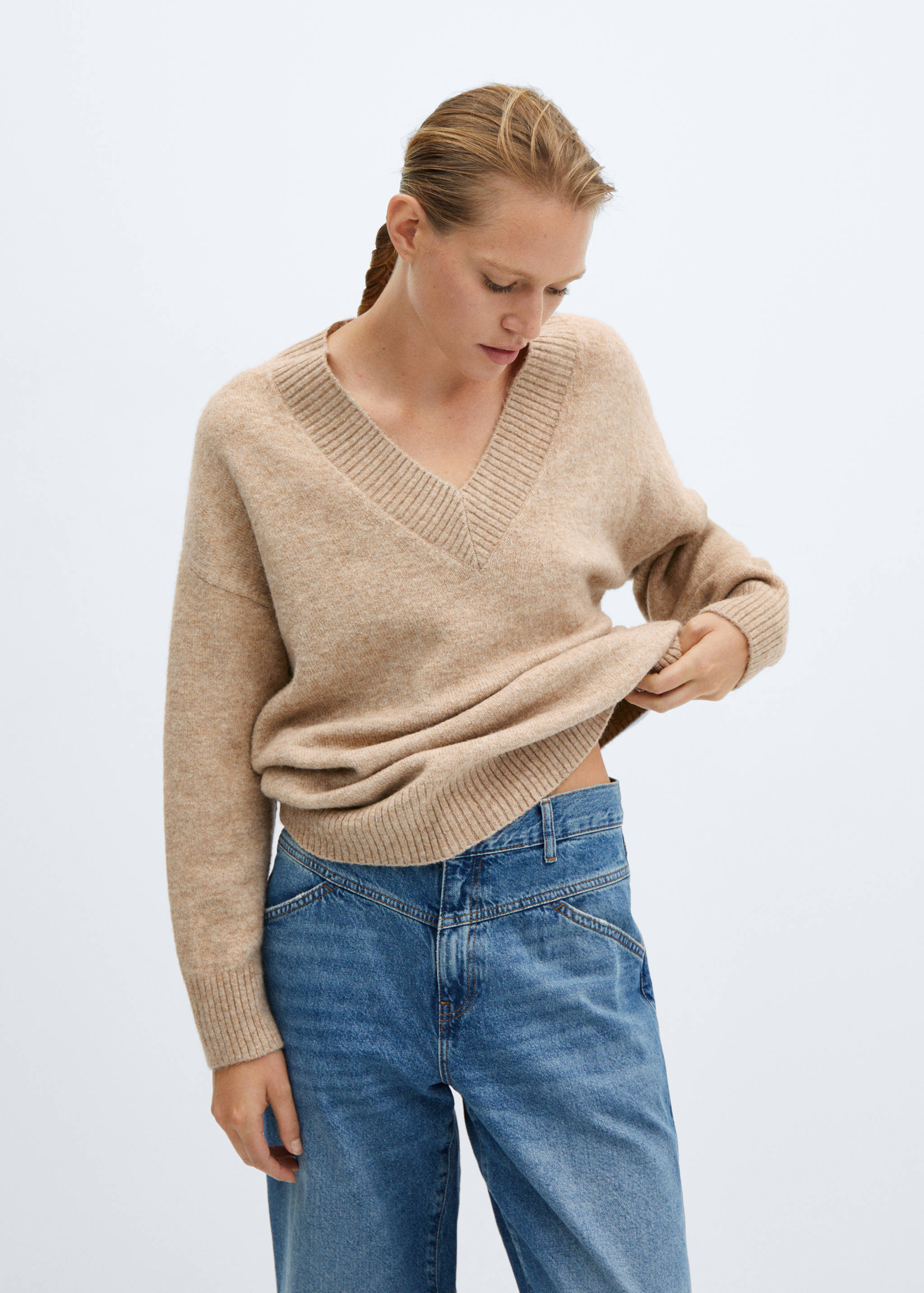 Oversized V-neck sweater - Medium plane