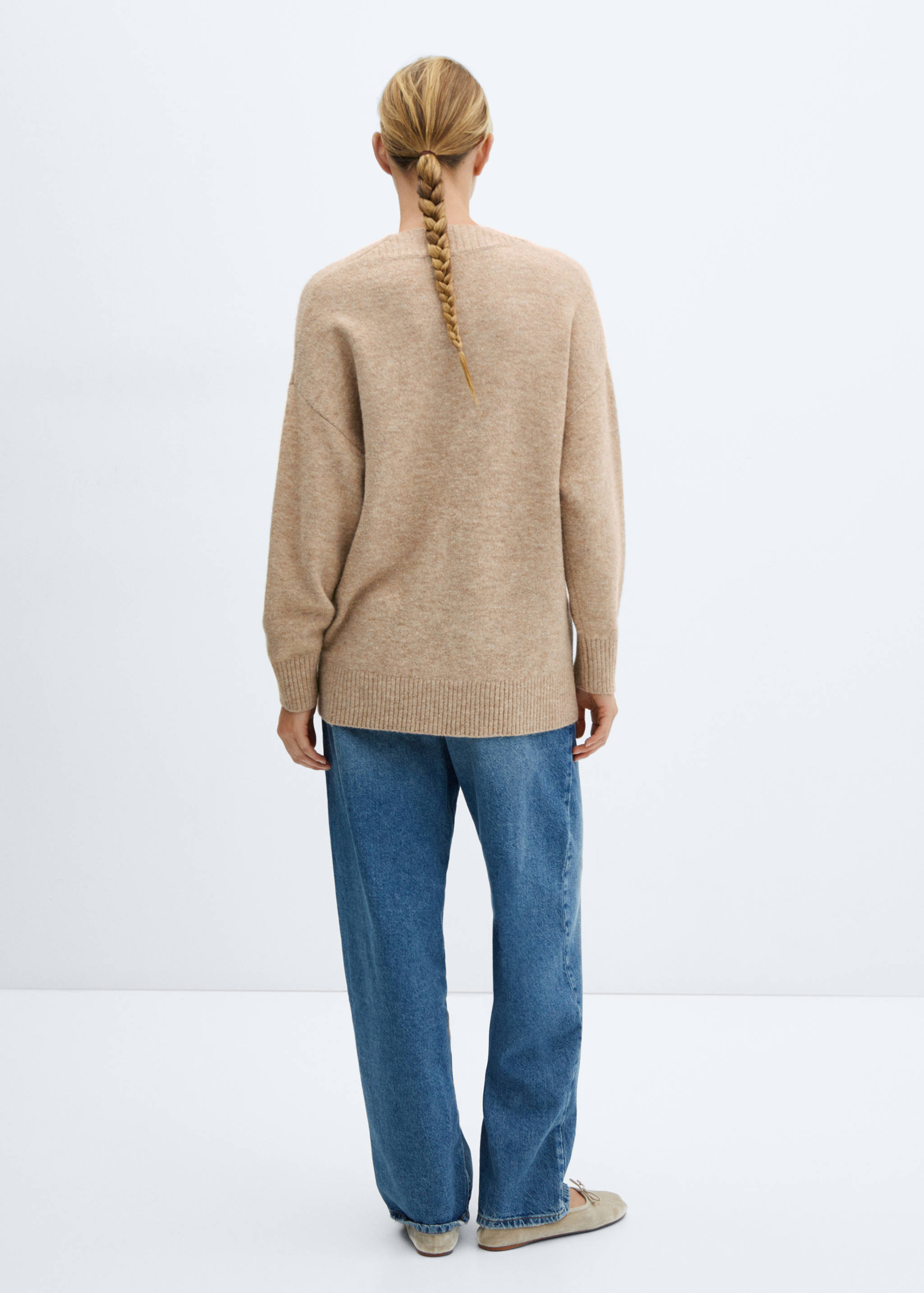 Oversized V-neck sweater - Reverse of the article