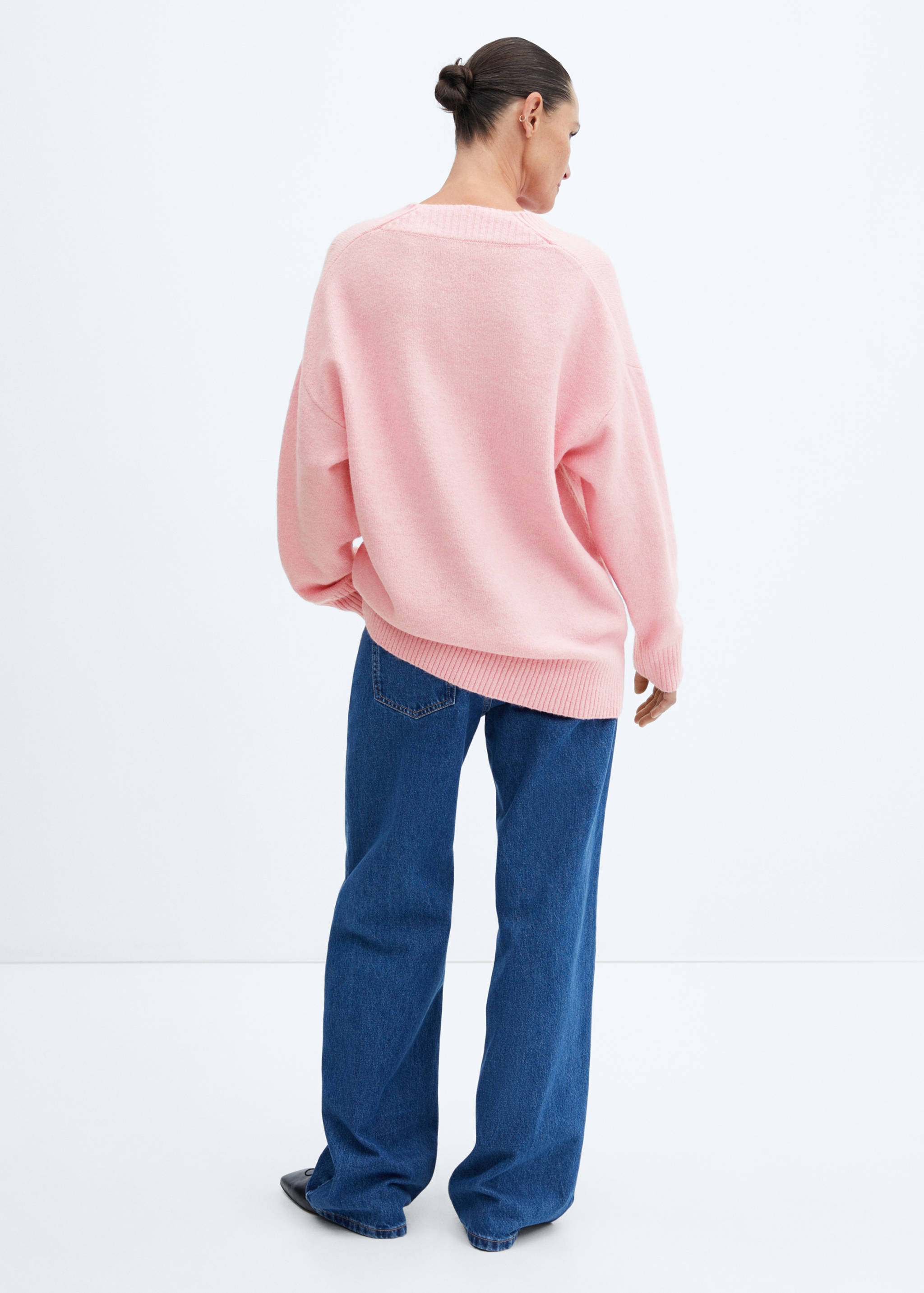 Oversized V-neck sweater - Reverse of the article