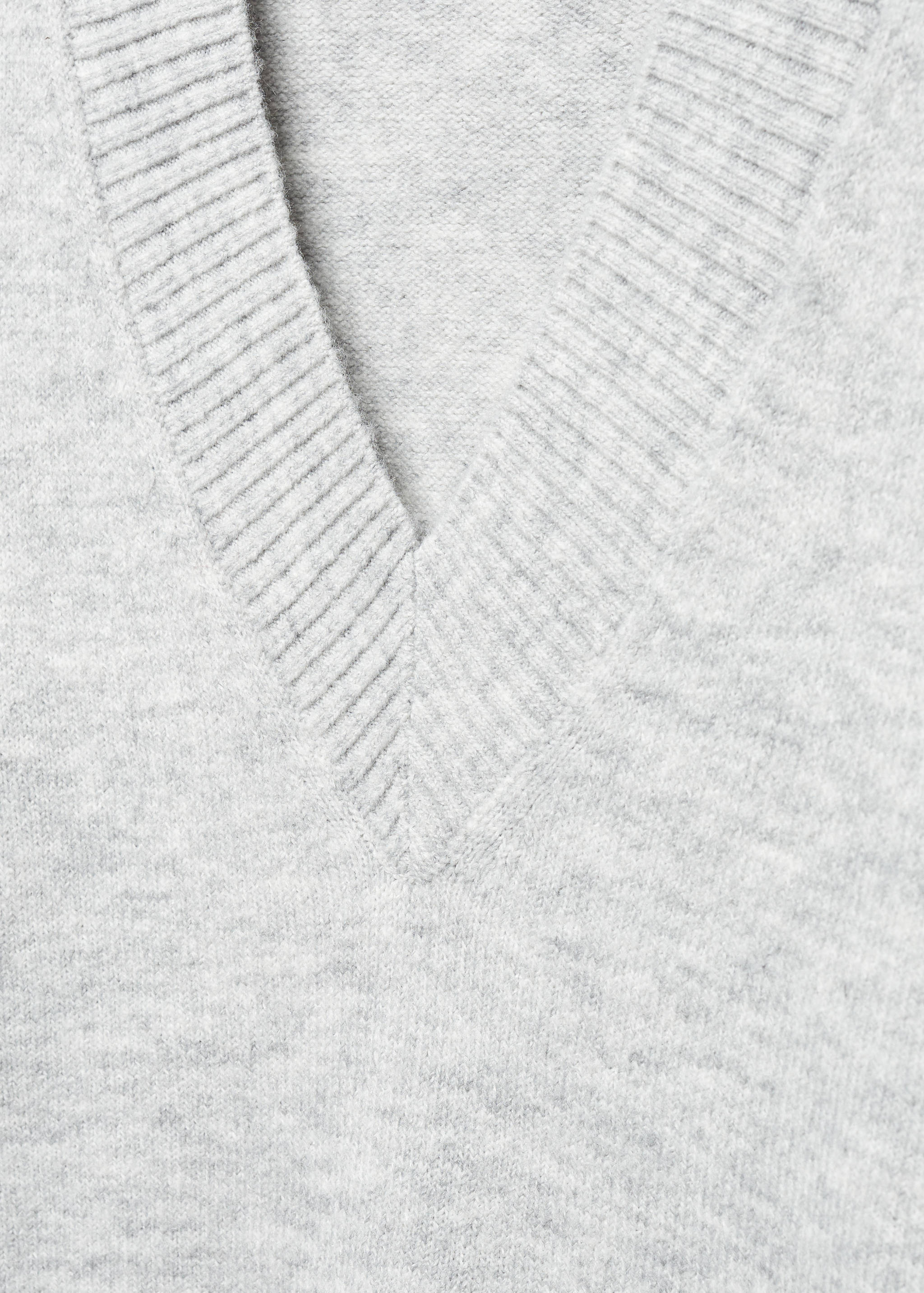 Oversized V-neck sweater - Details of the article 8