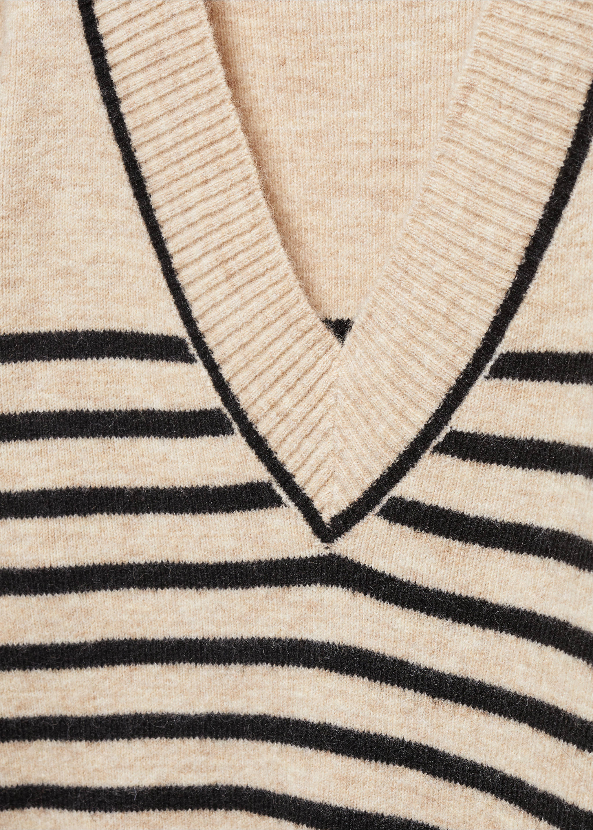 V-neck striped sweater - Details of the article 8, Sand. Ref: 57007756-00.