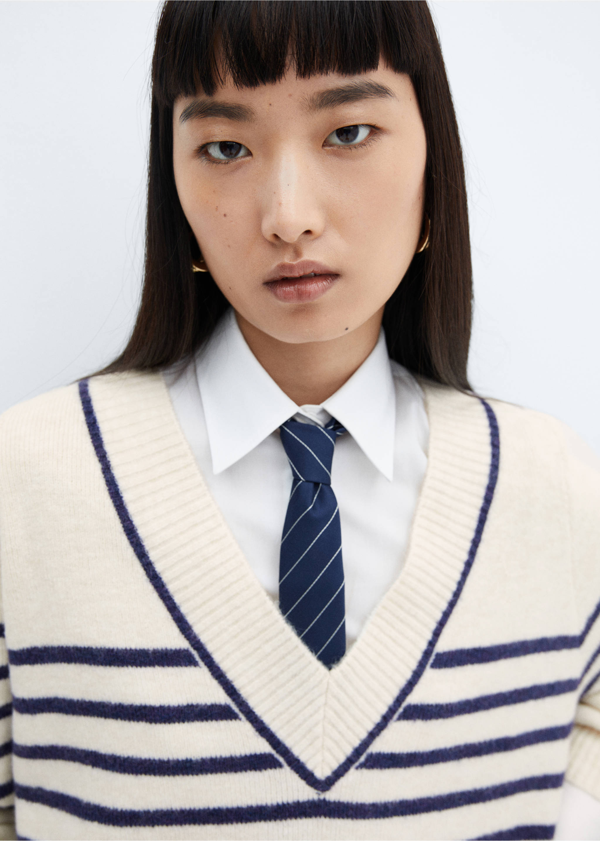 V-neck striped sweater - Details of the article 1, Dark Navy. Ref: 57007756-00.