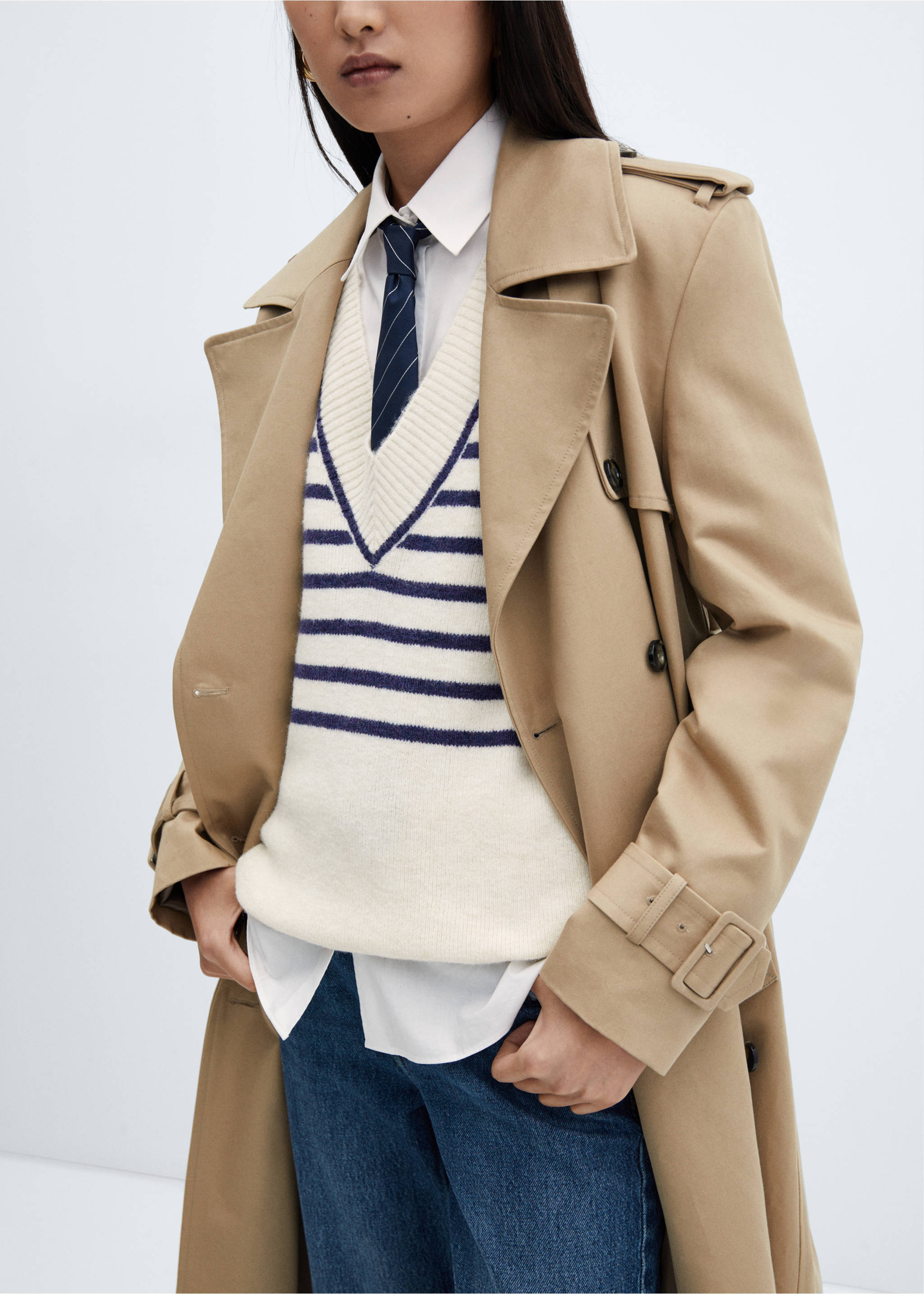 V-neck striped sweater - Details of the article 6, Dark Navy. Ref: 57007756-00.