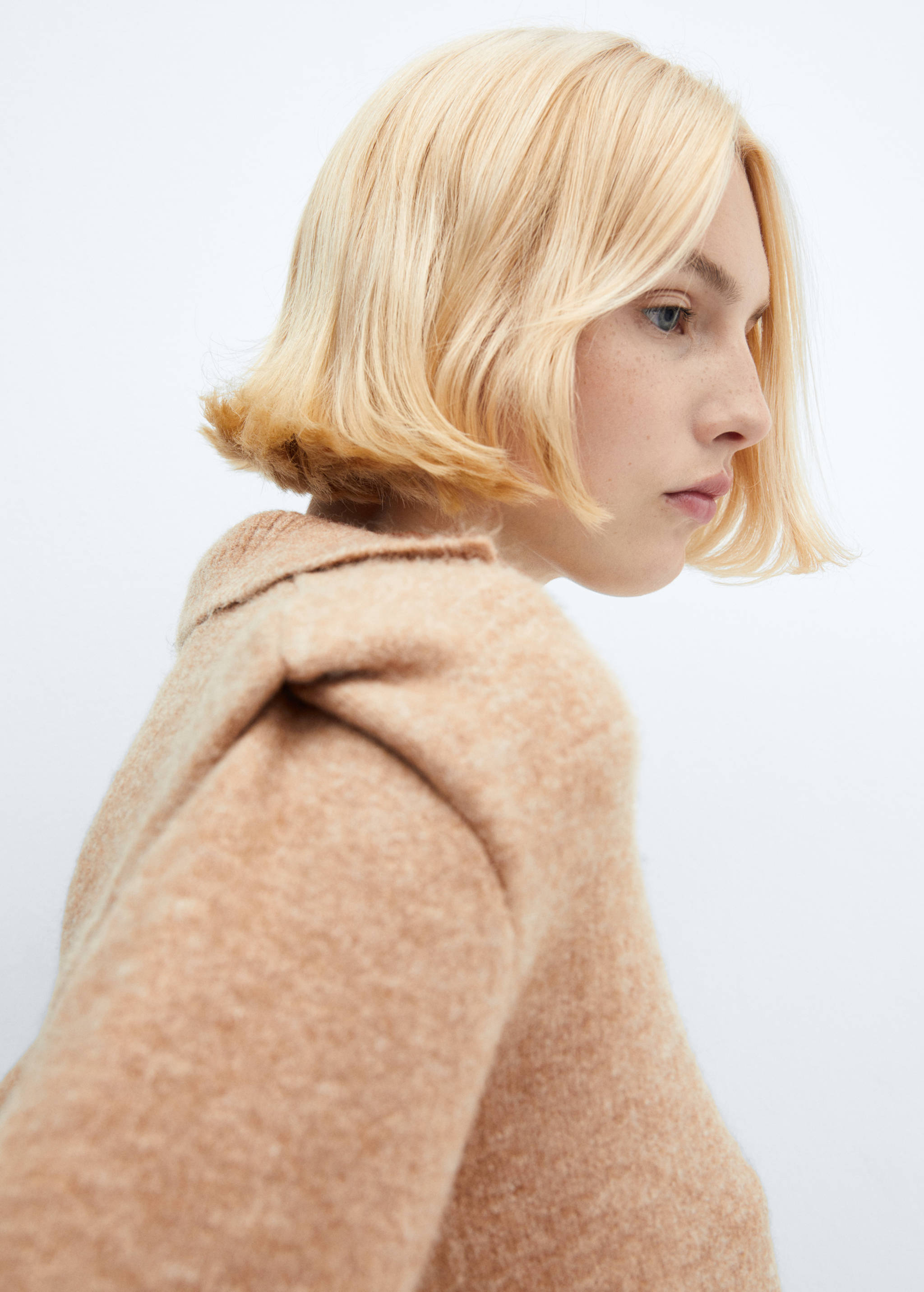 Sweter z kołnierzykiem polo i poduszkami na ramionach - Szczegóły artykułu 1