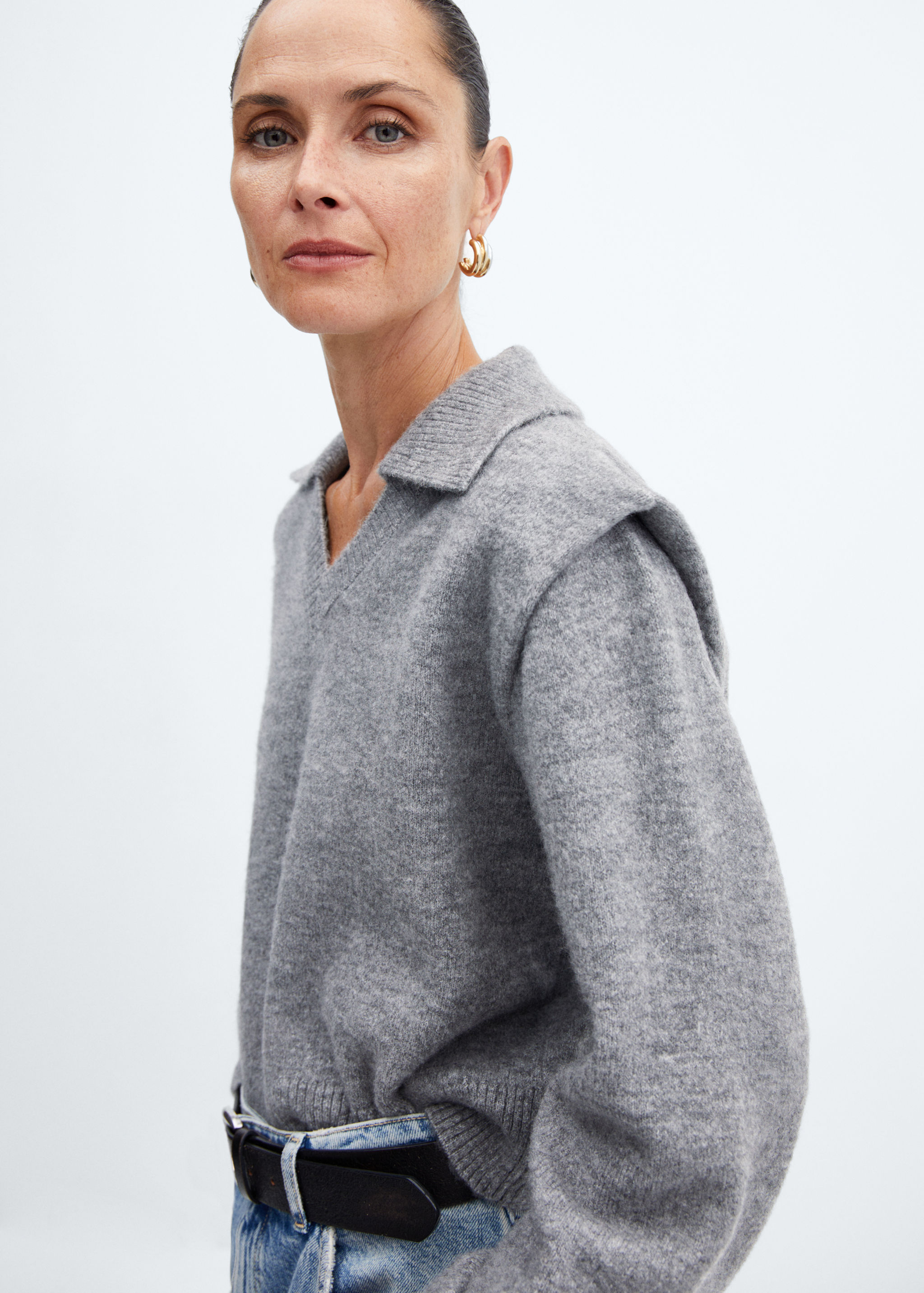 Pullover mit Schulterpolstern und Polokragen - Detail des Artikels 1