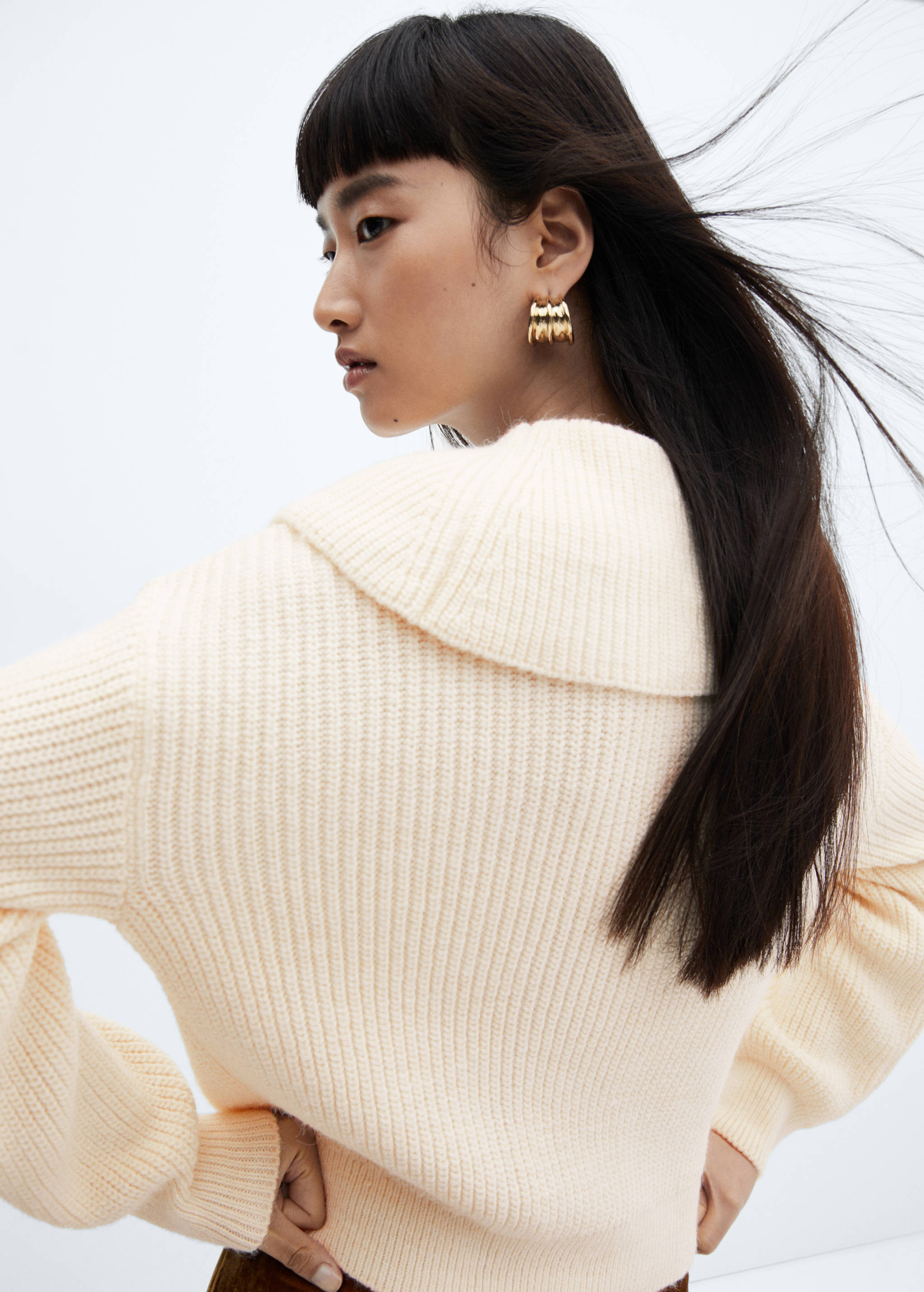 Buttoned collar knit sweater - Details of the article 2