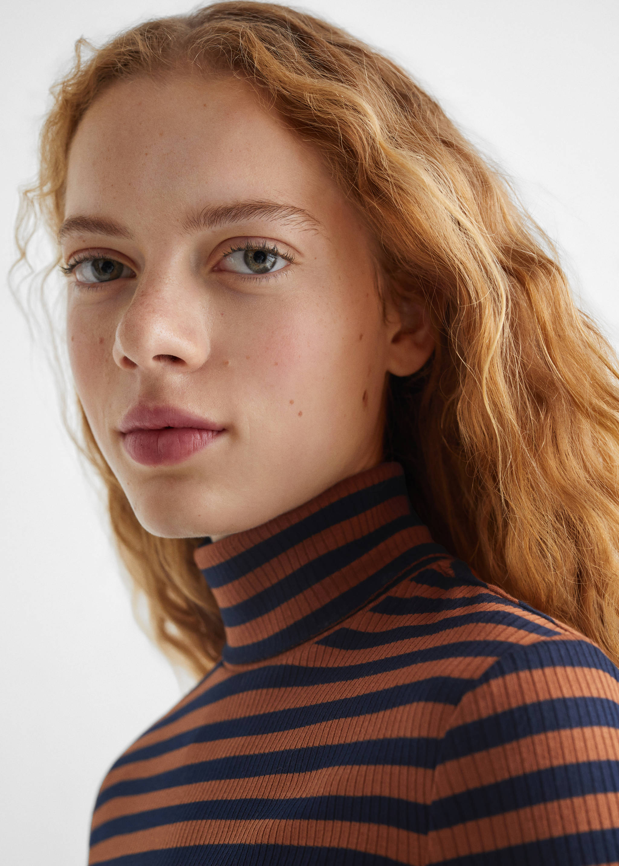 Striped turtleneck T-shirt - Details of the article 1