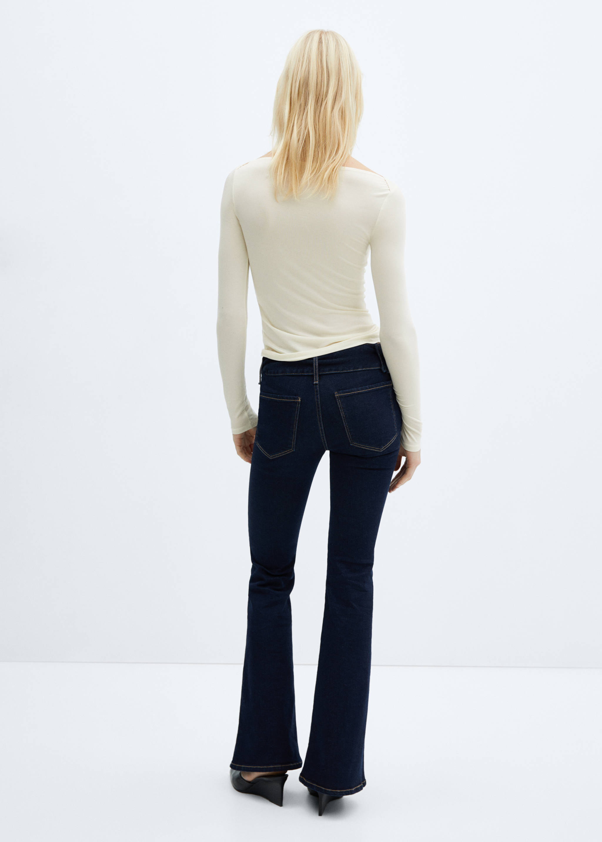 Boat-neck lyocell t-shirt - Reverse of the article