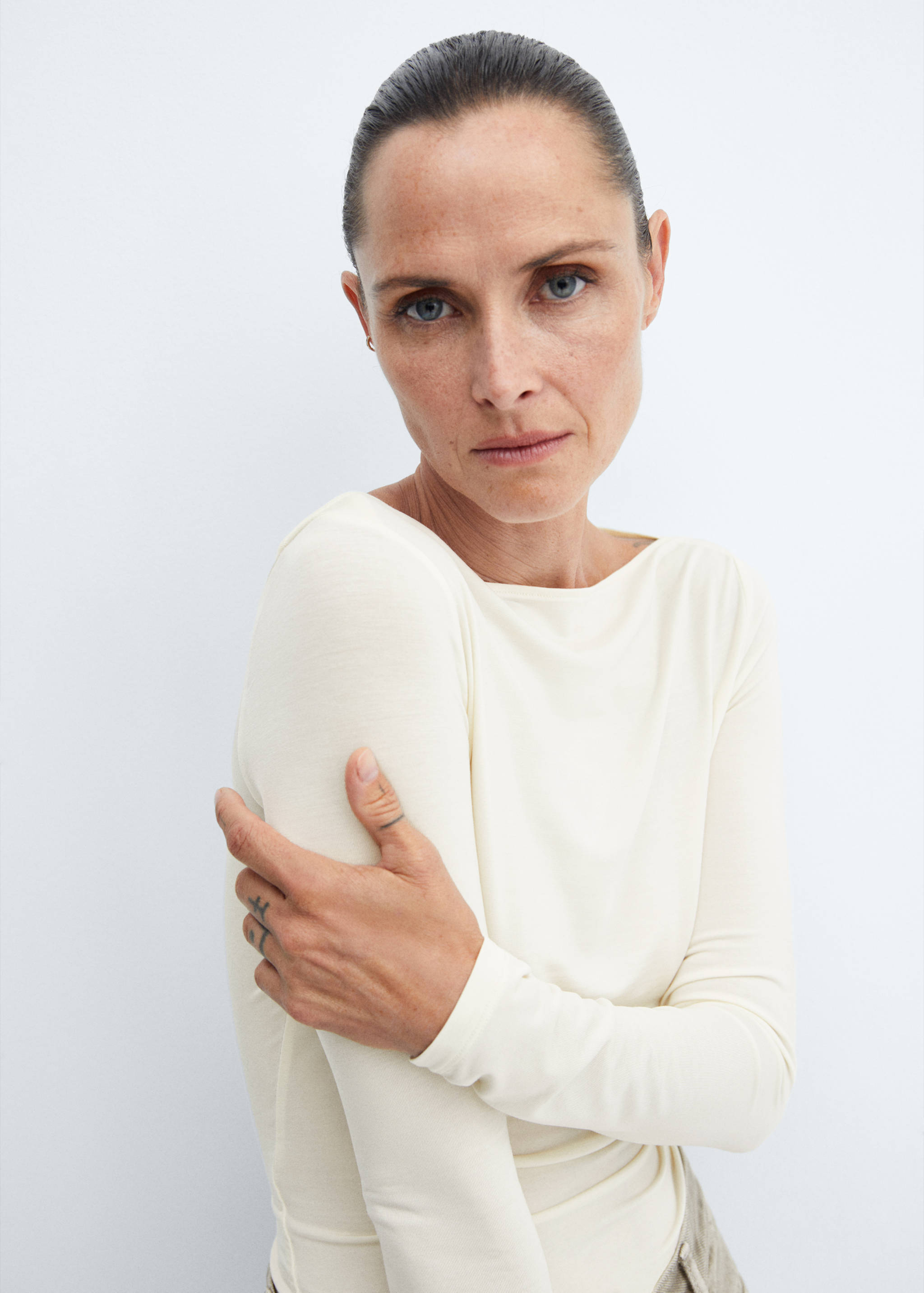 Boat-neck lyocell t-shirt - Details of the article 2