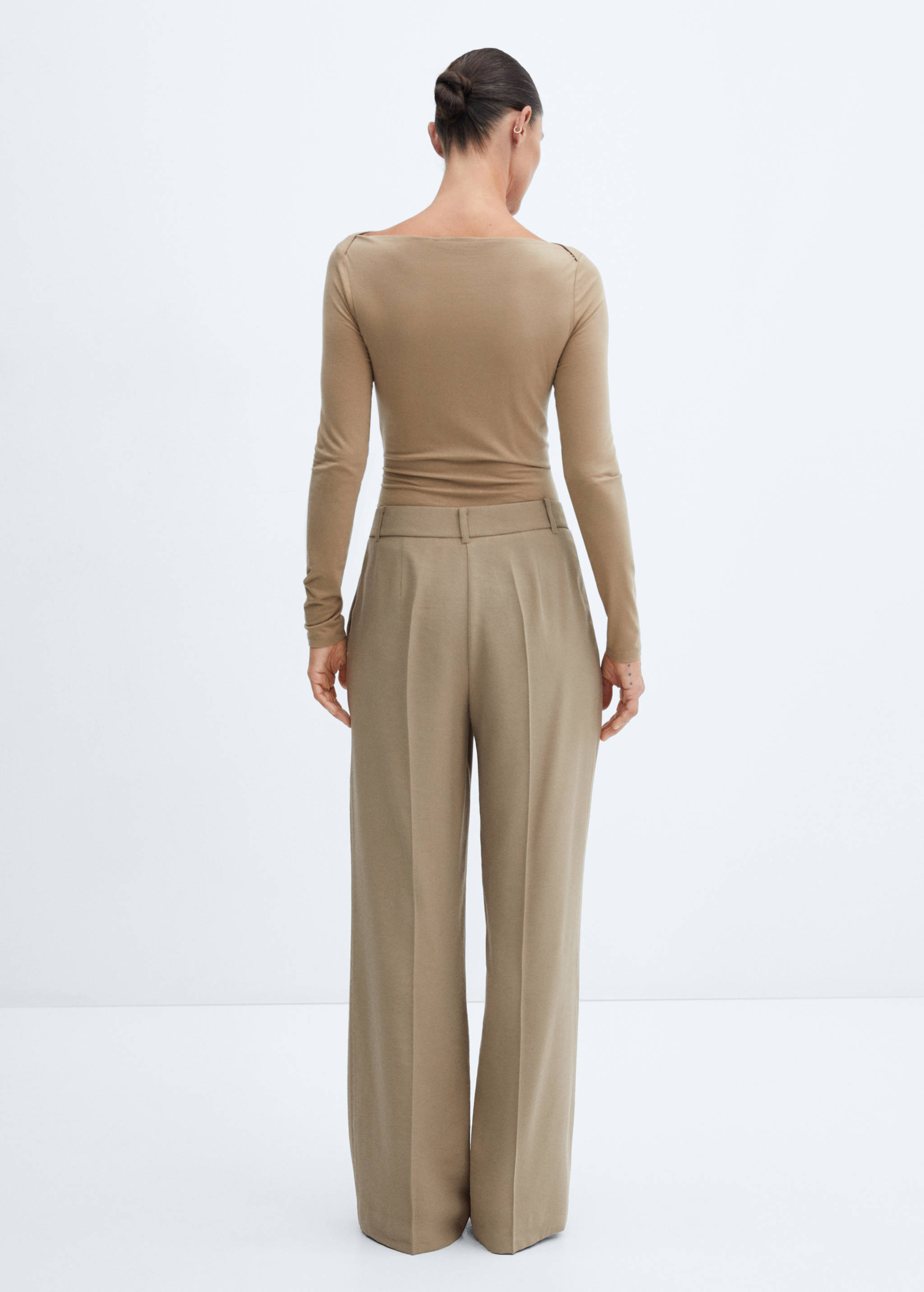 Boat-neck lyocell t-shirt - Reverse of the article