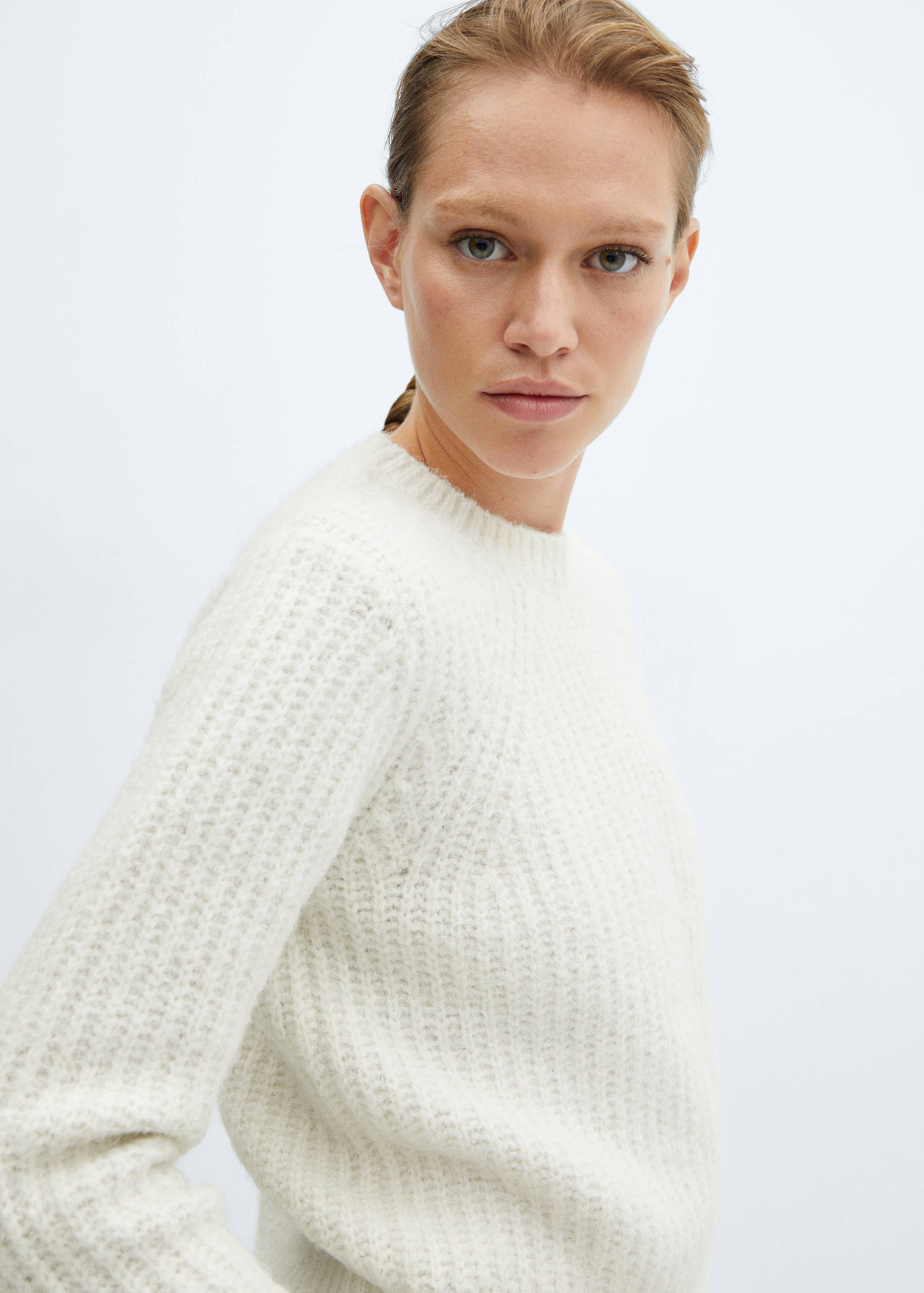 Round-neck knitted sweater - Details of the article 1