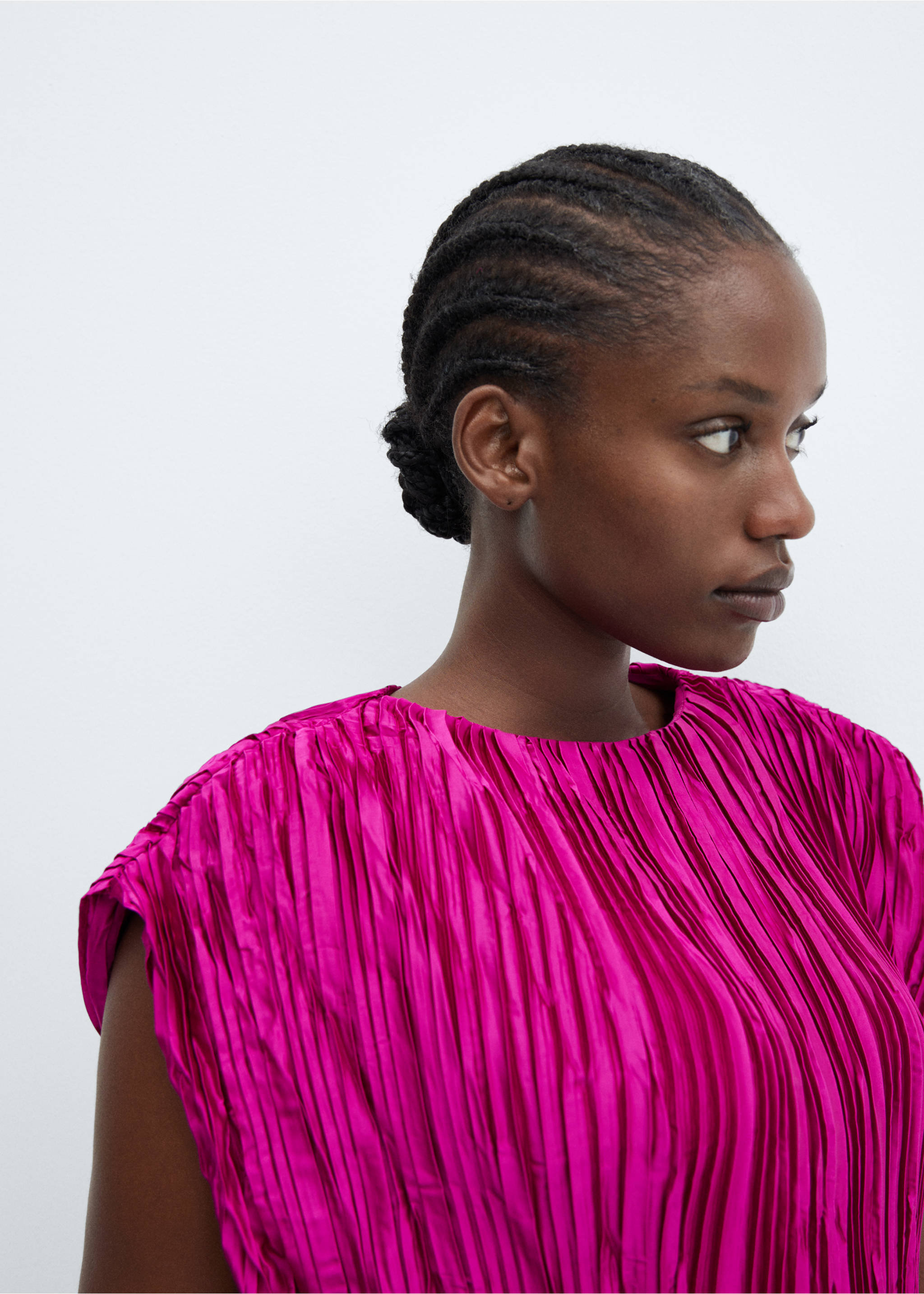 Satin pleated blouse - Details of the article 4, Fuchsia. Ref: 57009101-00.