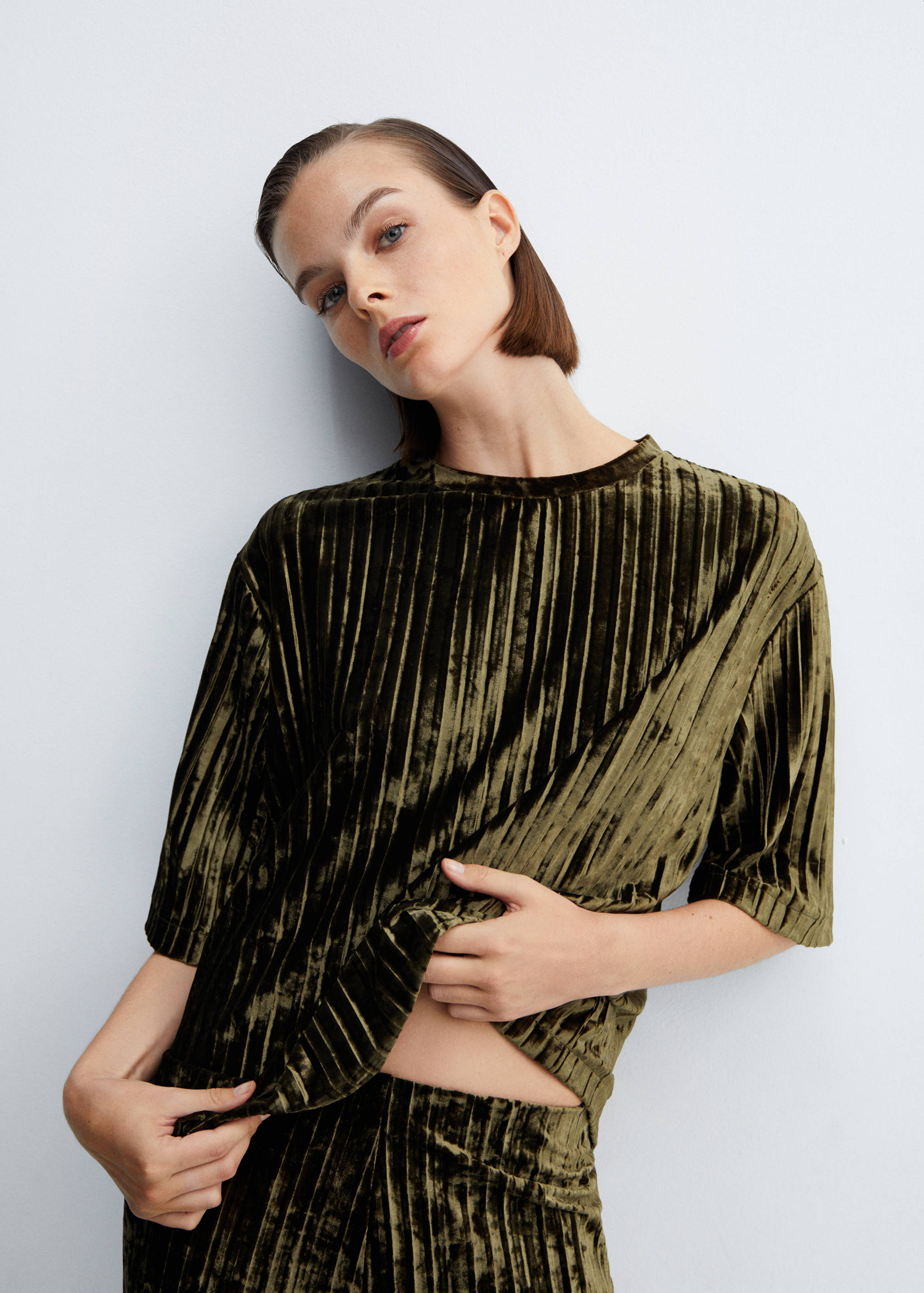 Velvet pleated T-shirt - Details of the article 1