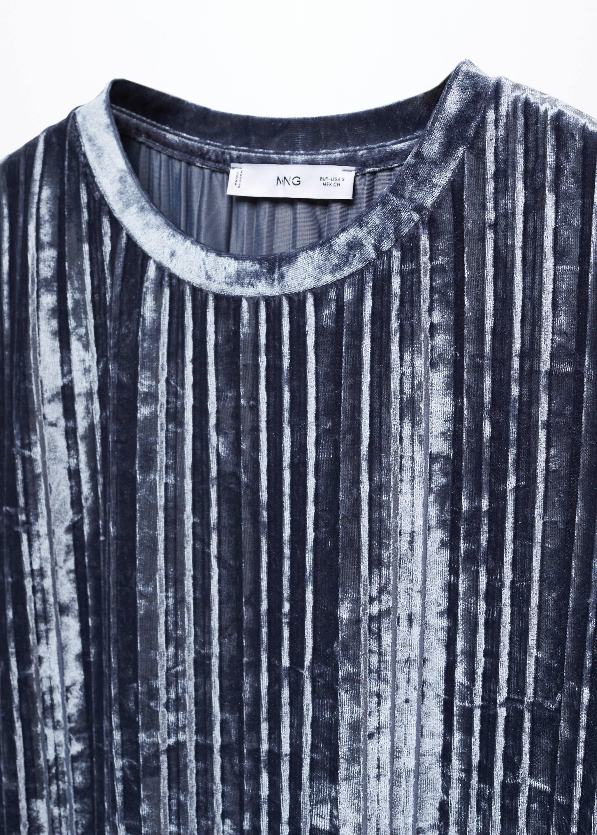 Velvet pleated T-shirt - Details of the article 8