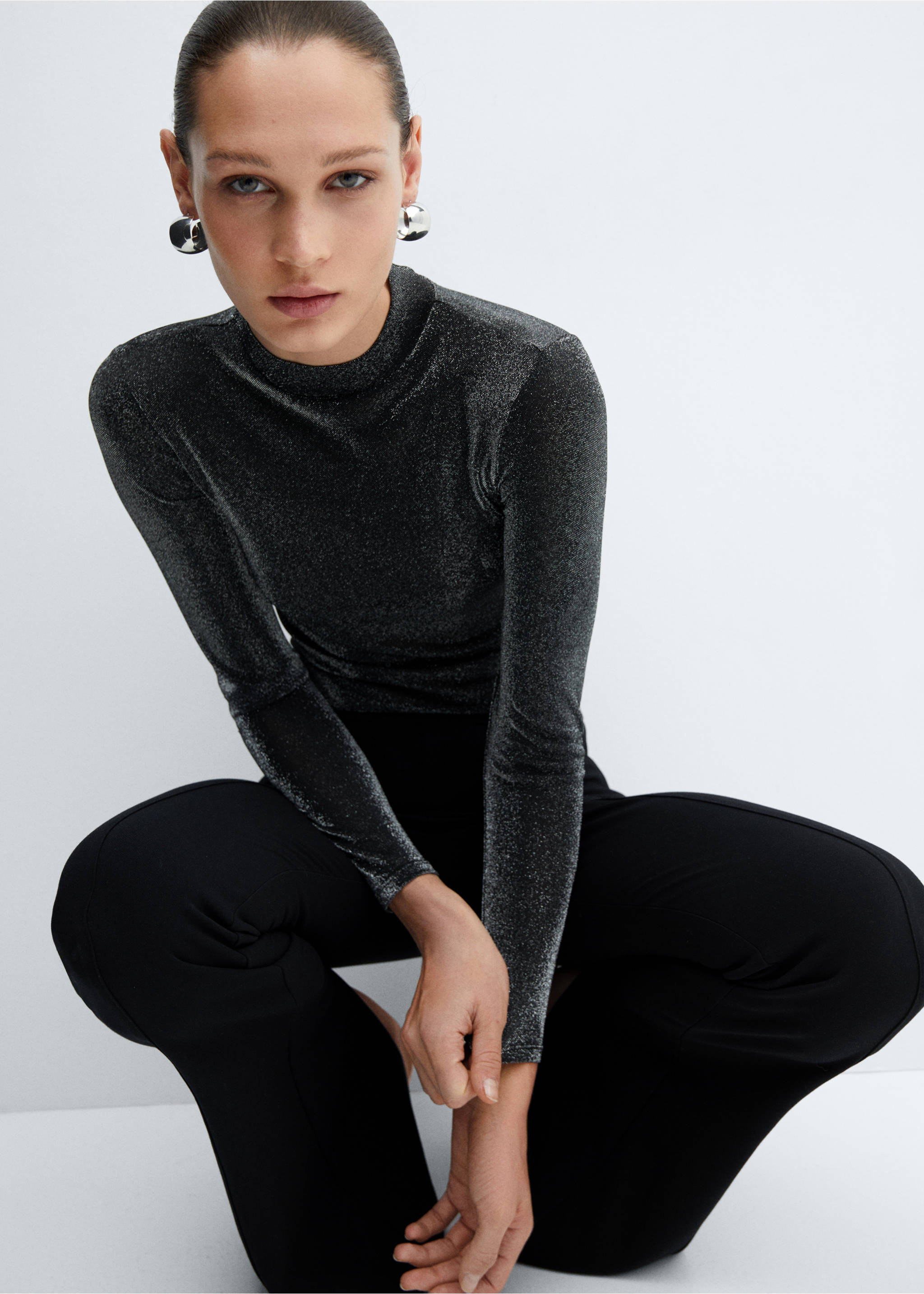 Lurex t-shirt with perkins neck - Details of the article 2, Grey. Ref: 57009104-00.