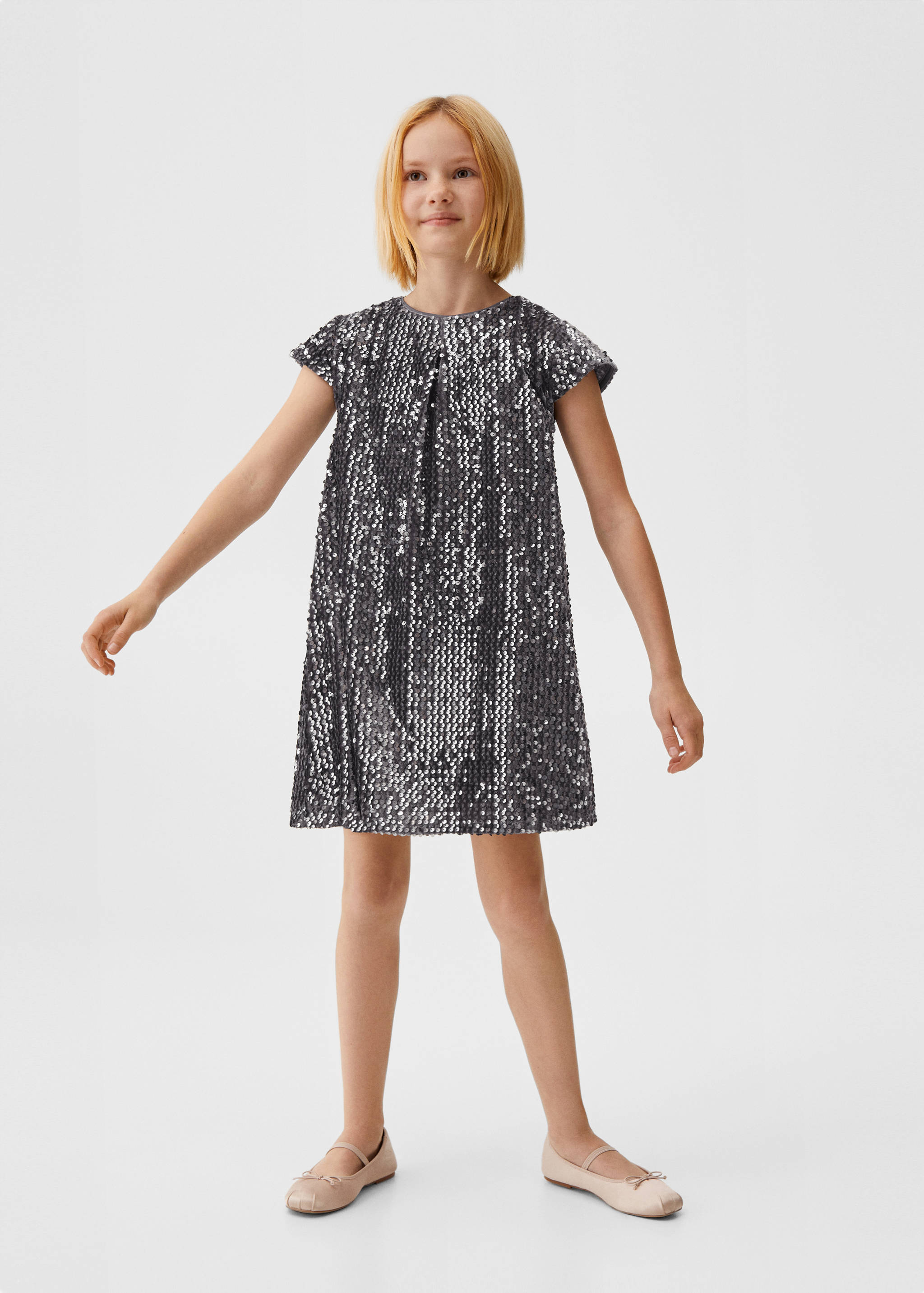 Sequined dress - General plane