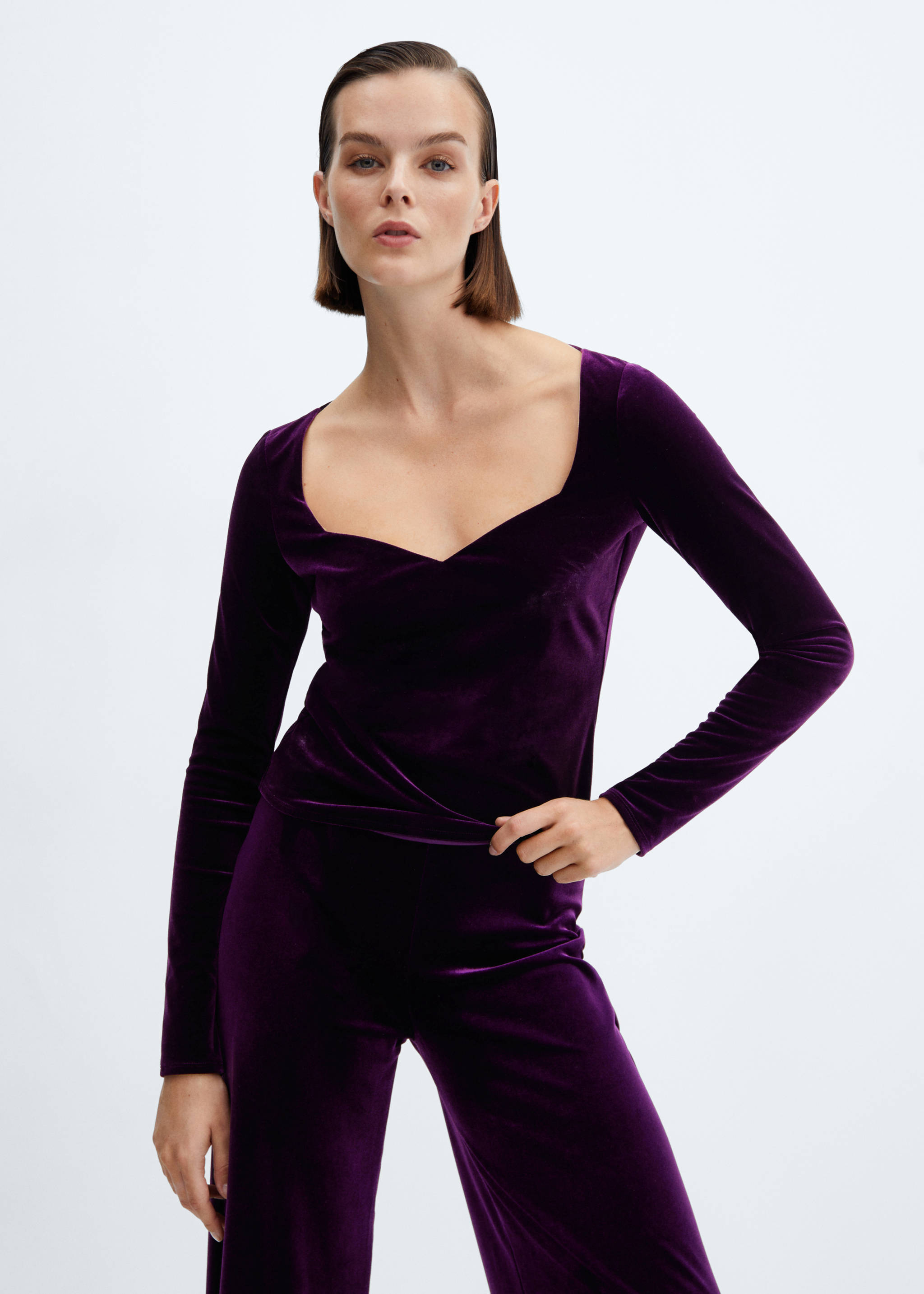 Low-cut velvet t-shirt - Medium plane