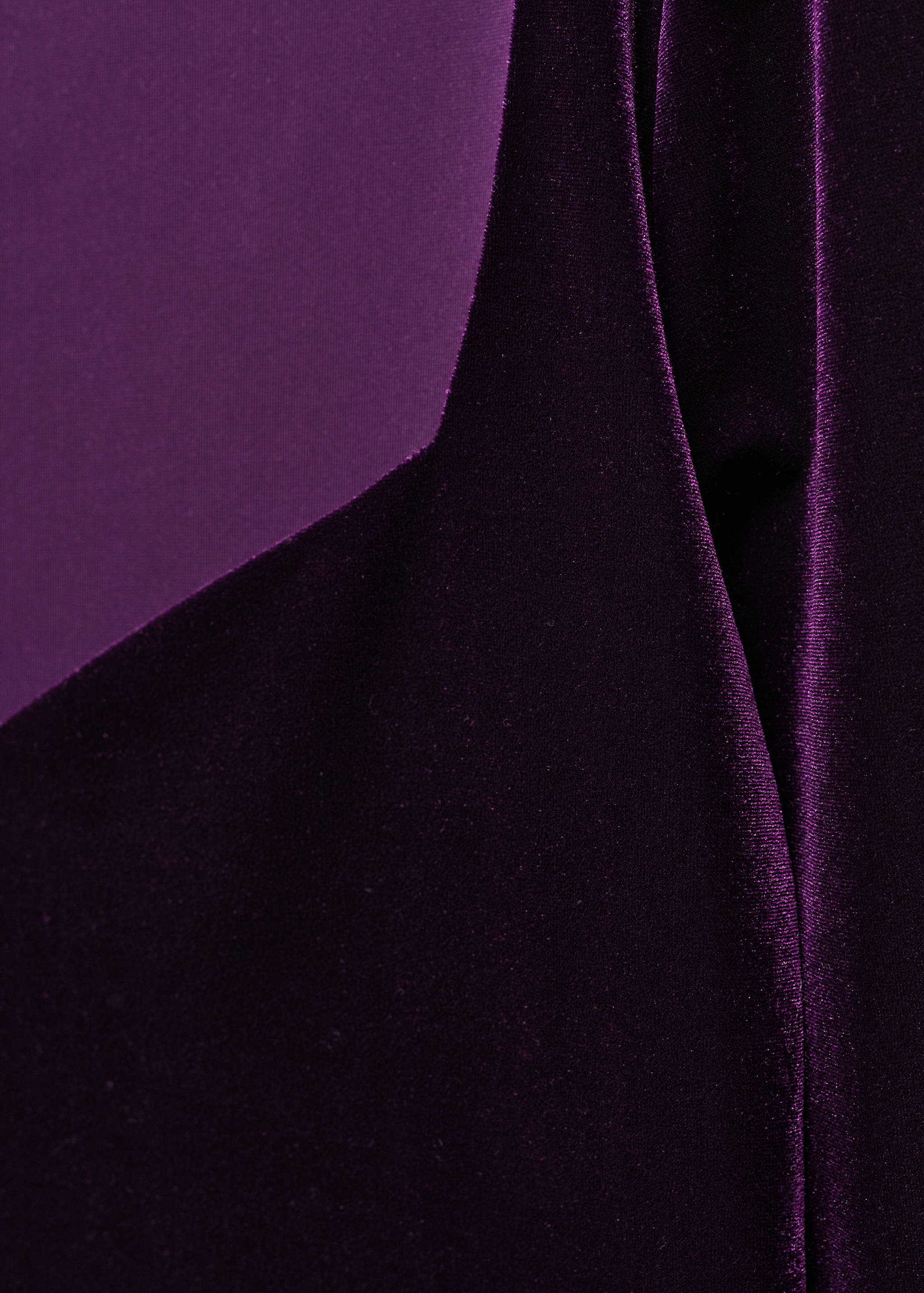 Low-cut velvet t-shirt - Details of the article 8