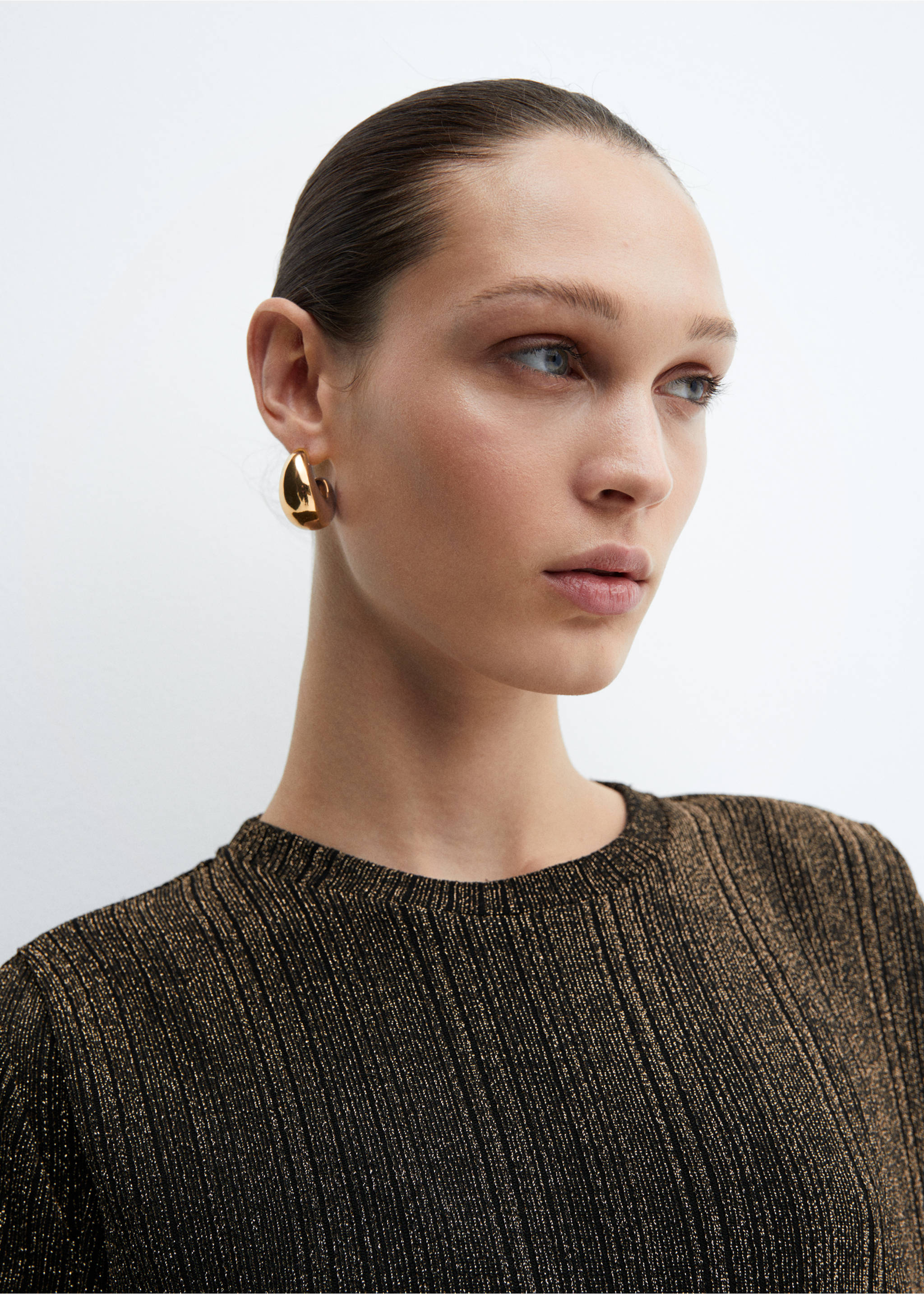 Lurex knitted t-shirt - Details of the article 1, Gold. Ref: 57009119-00.