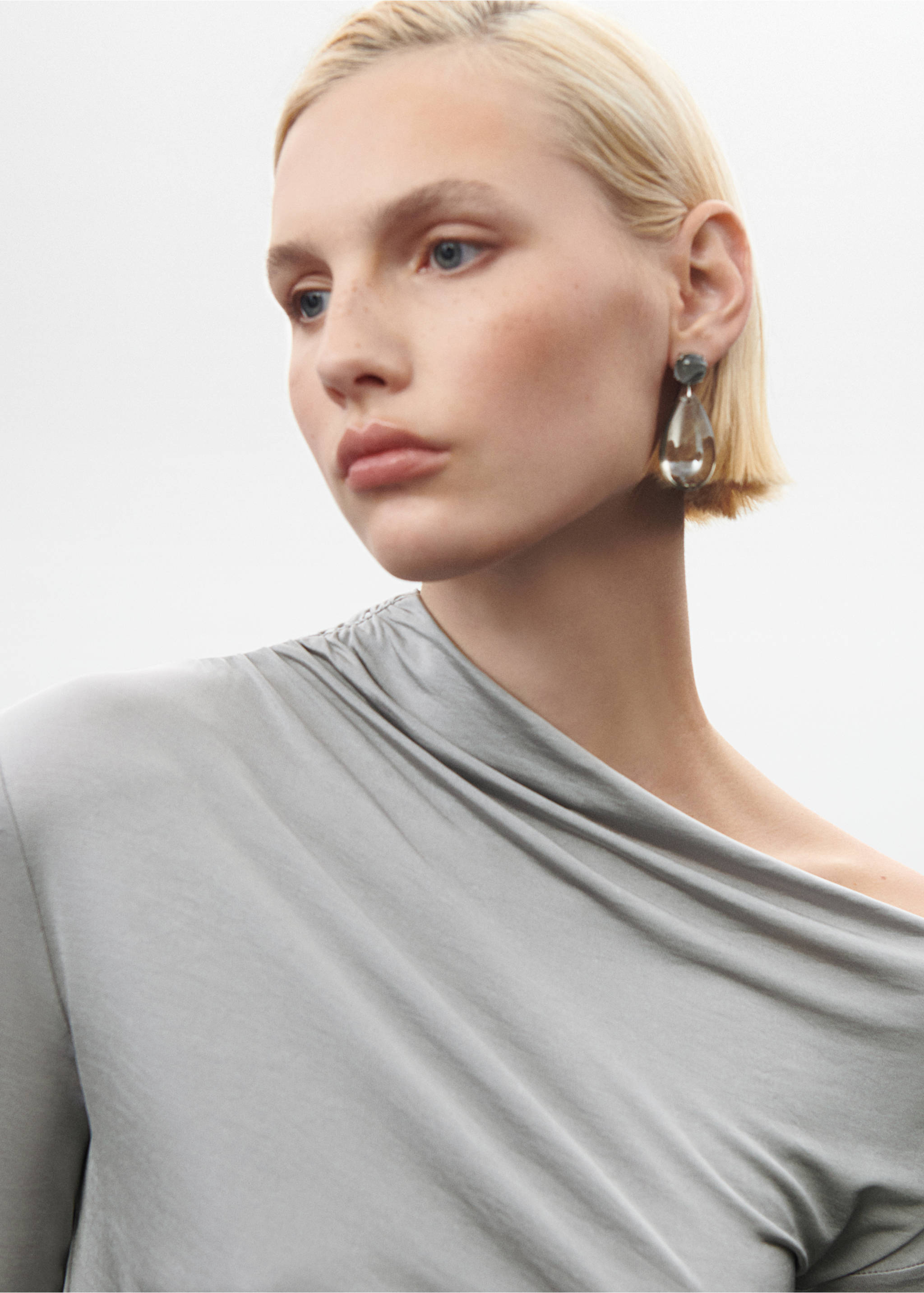 Asymmetrical ruched t-shirt - Details of the article 1, Light/Pastel Grey. Ref: 57009121-00.